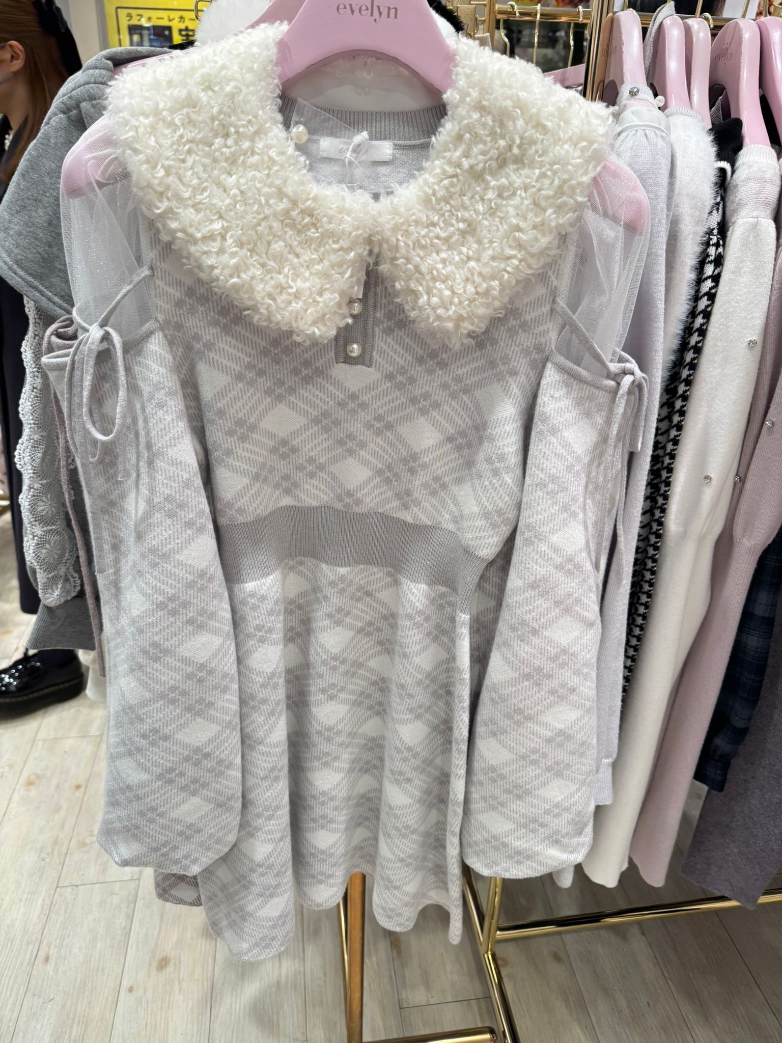 （現貨 灰） JK08   日牌 Evelyn毛毛菱格連身裙 胸 34-40/ 長31 腰24-34 hip 40-50    $769