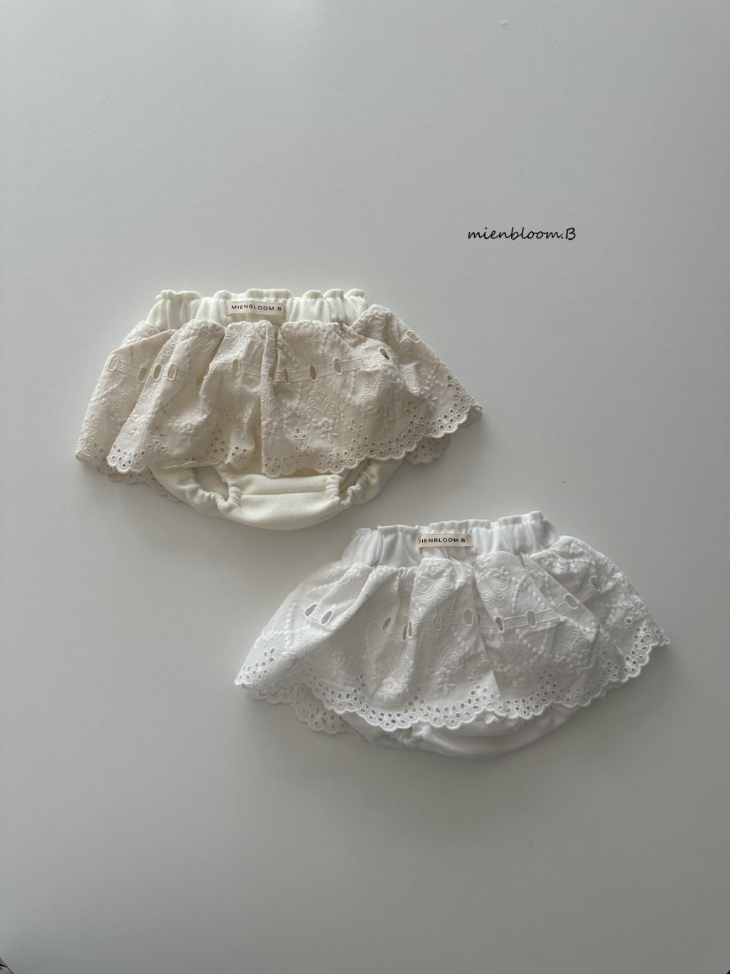 正韓春 Mien 嫩嬰兩色雕花包屁裙褲