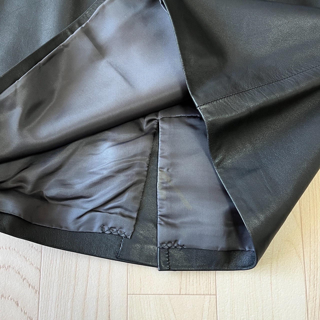 炭灰色仿皮半裙