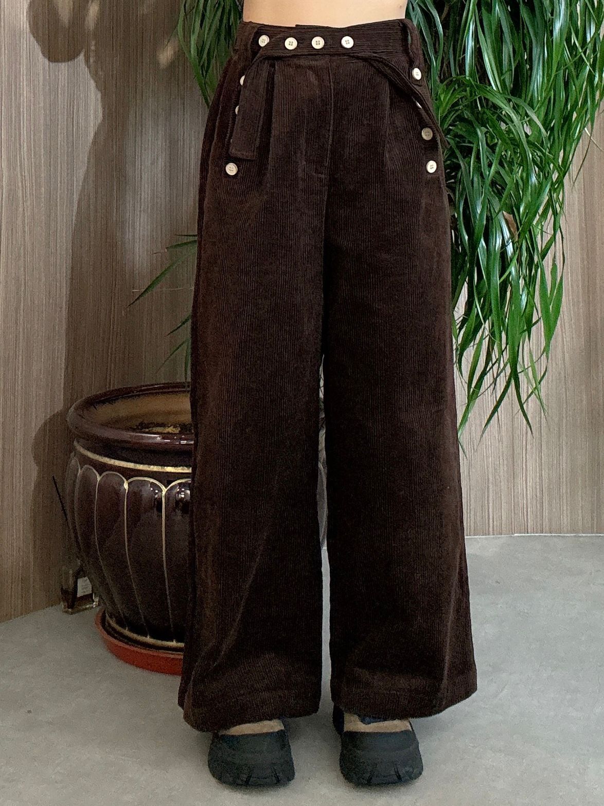 裝飾鈕扣連腰帶燈芯絨闊褲（現貨款式）