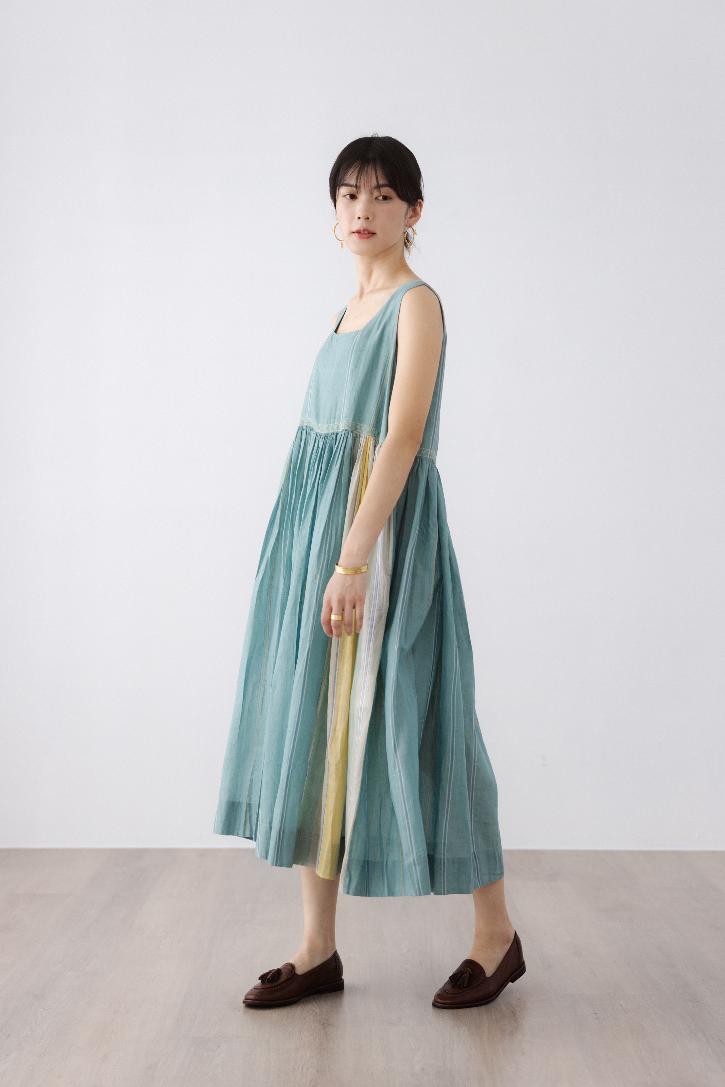 預購中【karnam】湖水藍綠絲棉方領條紋洋裝