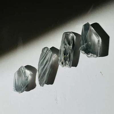 果石精選巴西藍兔毛水晶原礦