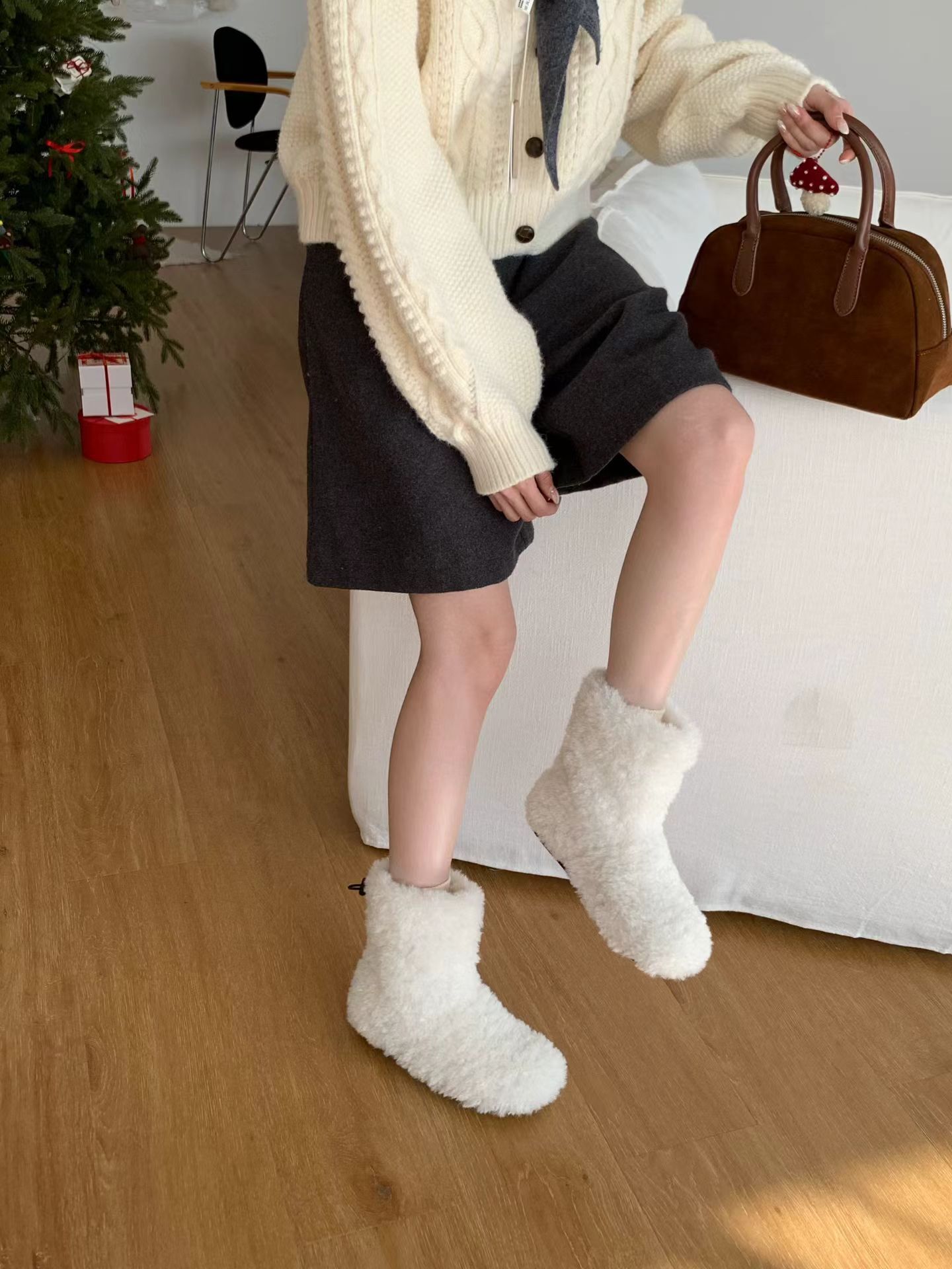 可愛圓頭羊羔毛雪靴