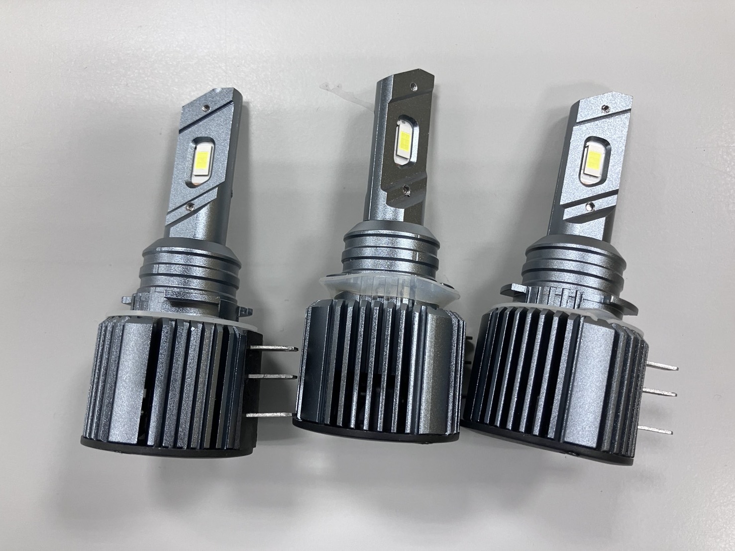 【年終出清】H15 直上型 LED燈泡 白光 保固七天 (三顆合售)