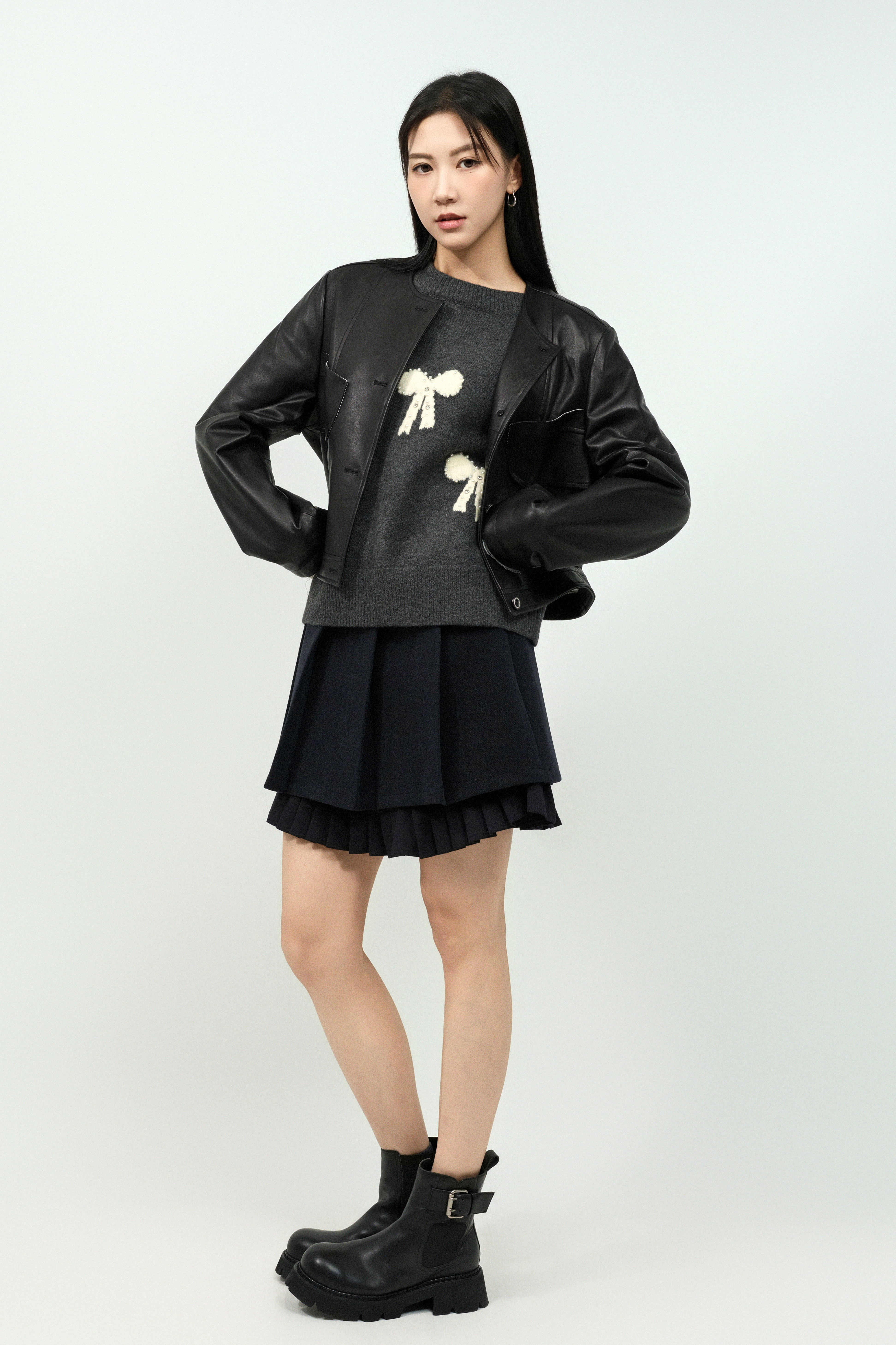 FW25_0342（真皮外套＋上衣＋半截裙）