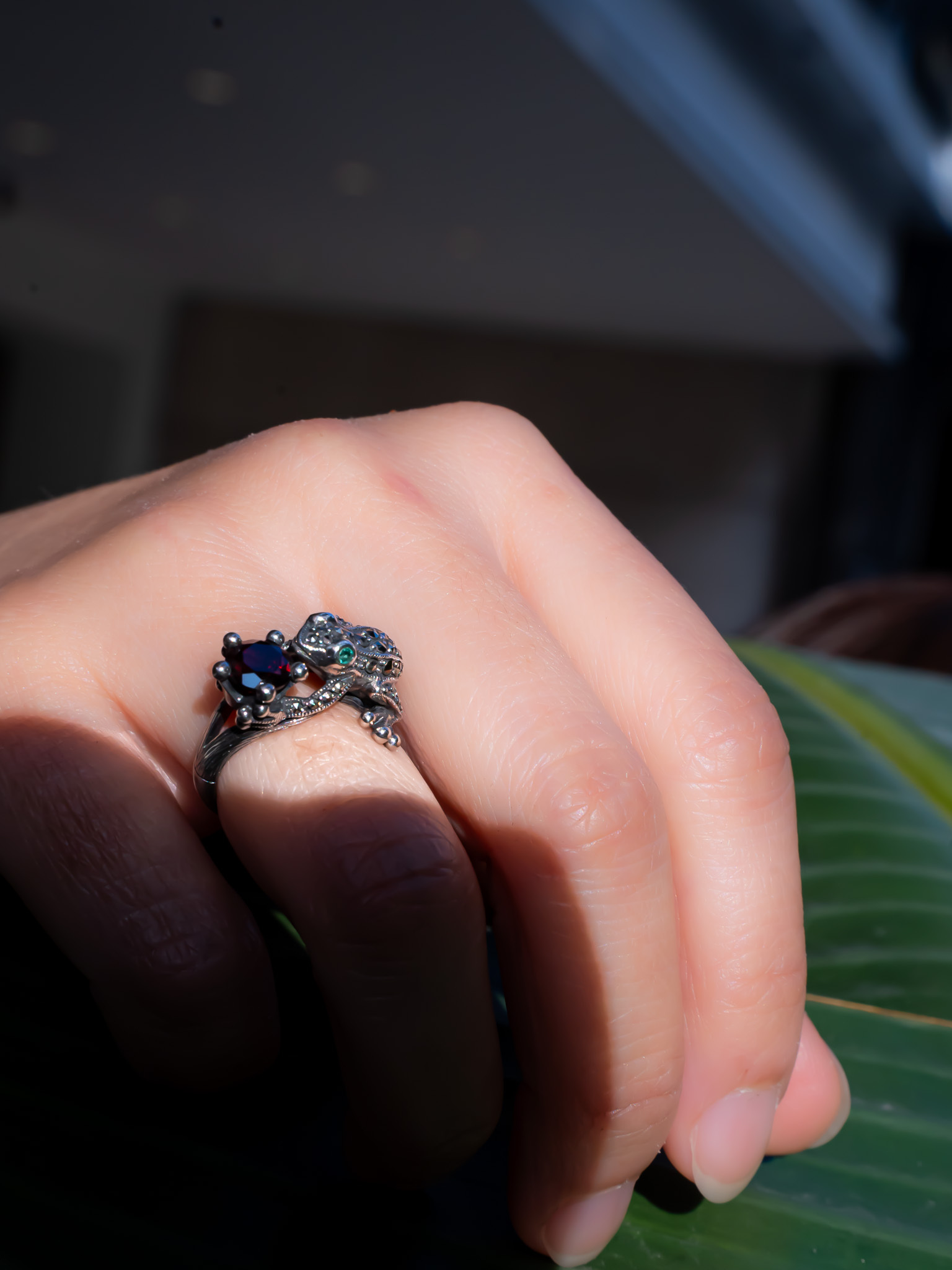 閃亮石榴石之蛙蛙戒指（SOP1610）