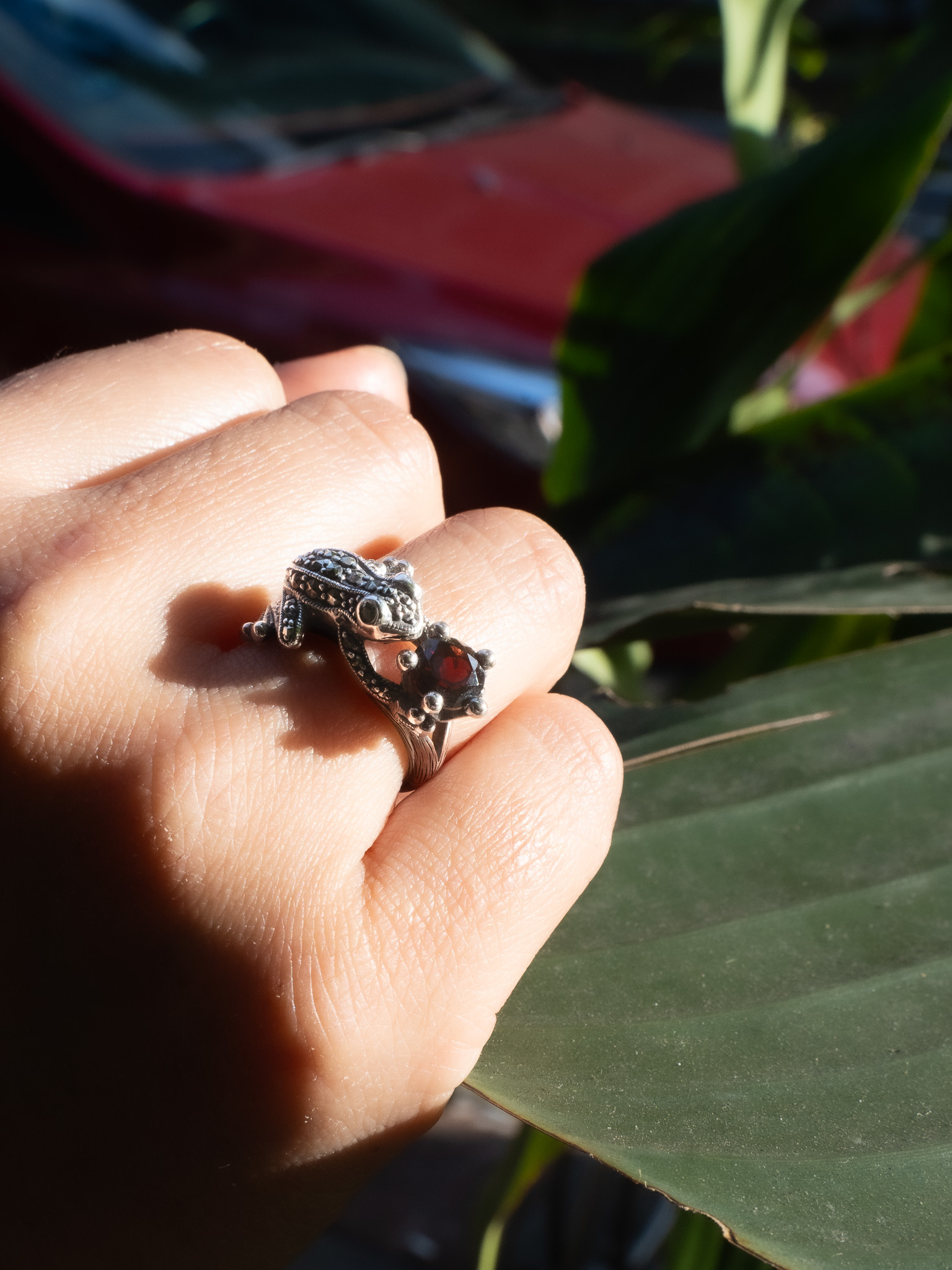 閃亮石榴石之蛙蛙戒指（SOP1610）