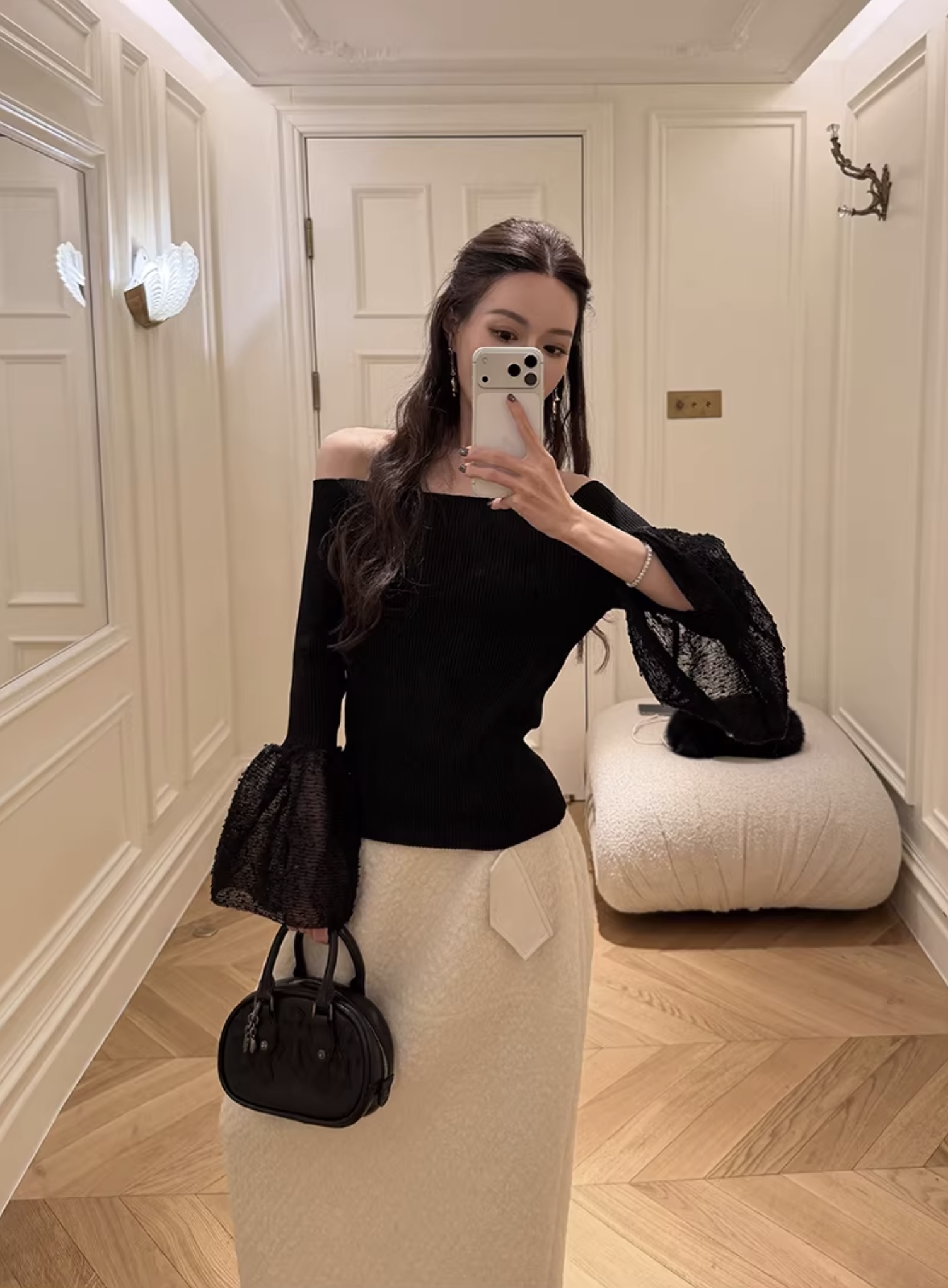 經典黑露肩一字領蕾絲拼接手袖上衣-S-L (Elegant & Love)