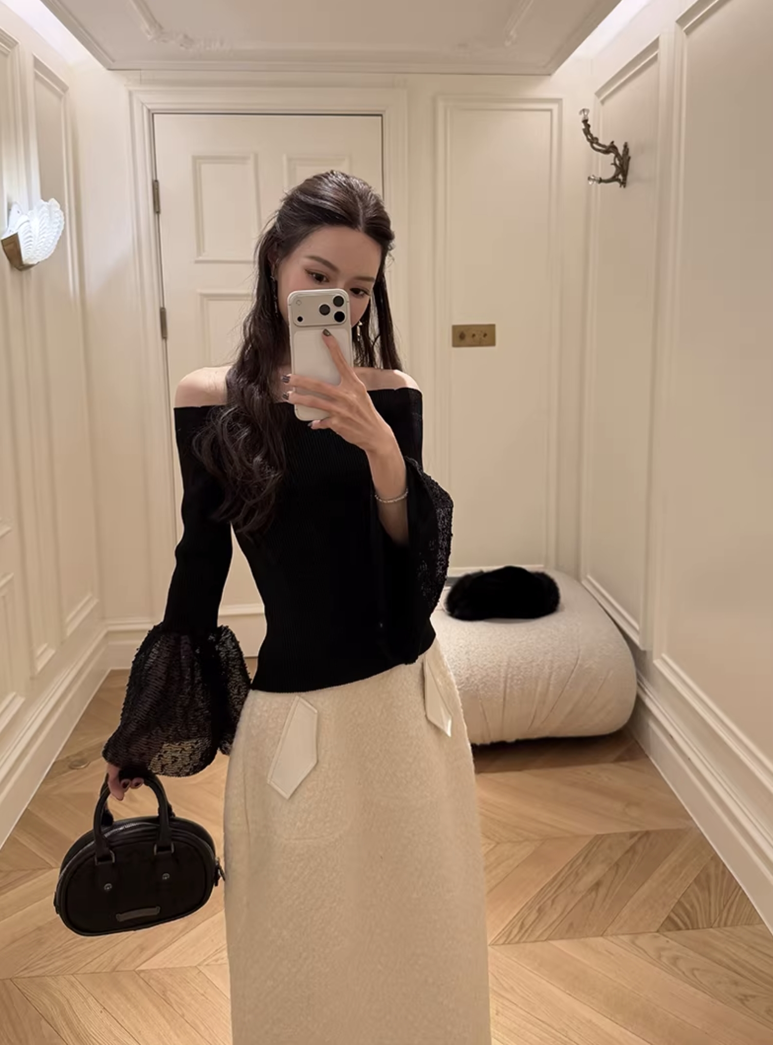 經典黑露肩一字領蕾絲拼接手袖上衣-S-L (Elegant & Love)