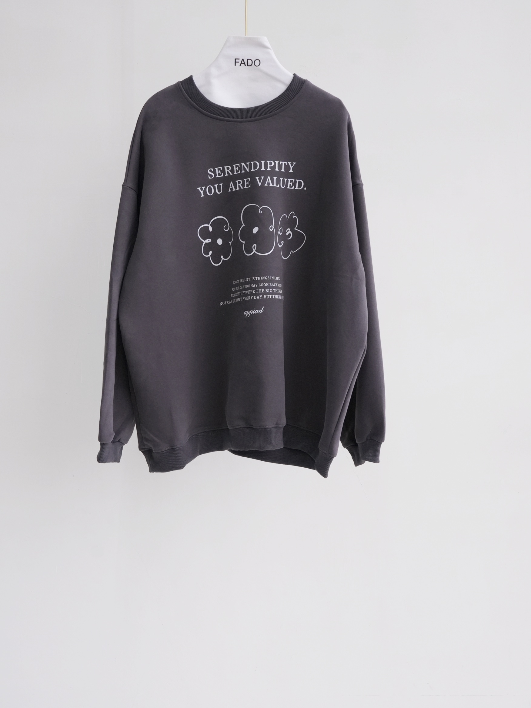 法朵Fado shop｜日系✿˖˚ 花花圓領大學T 0214047 深灰/米灰