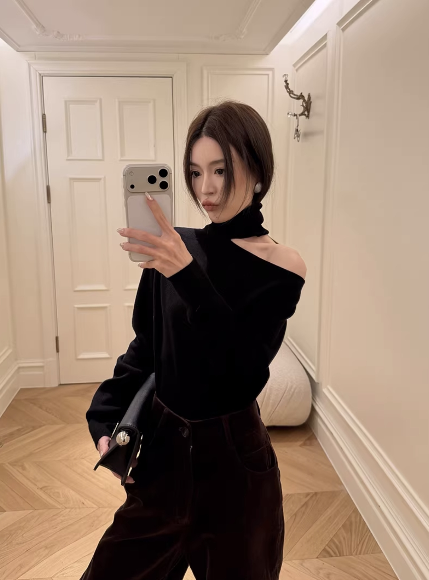 歐美女子單邊露肩造型高領長袖上衣-F / 3色 (Elegant & Love)