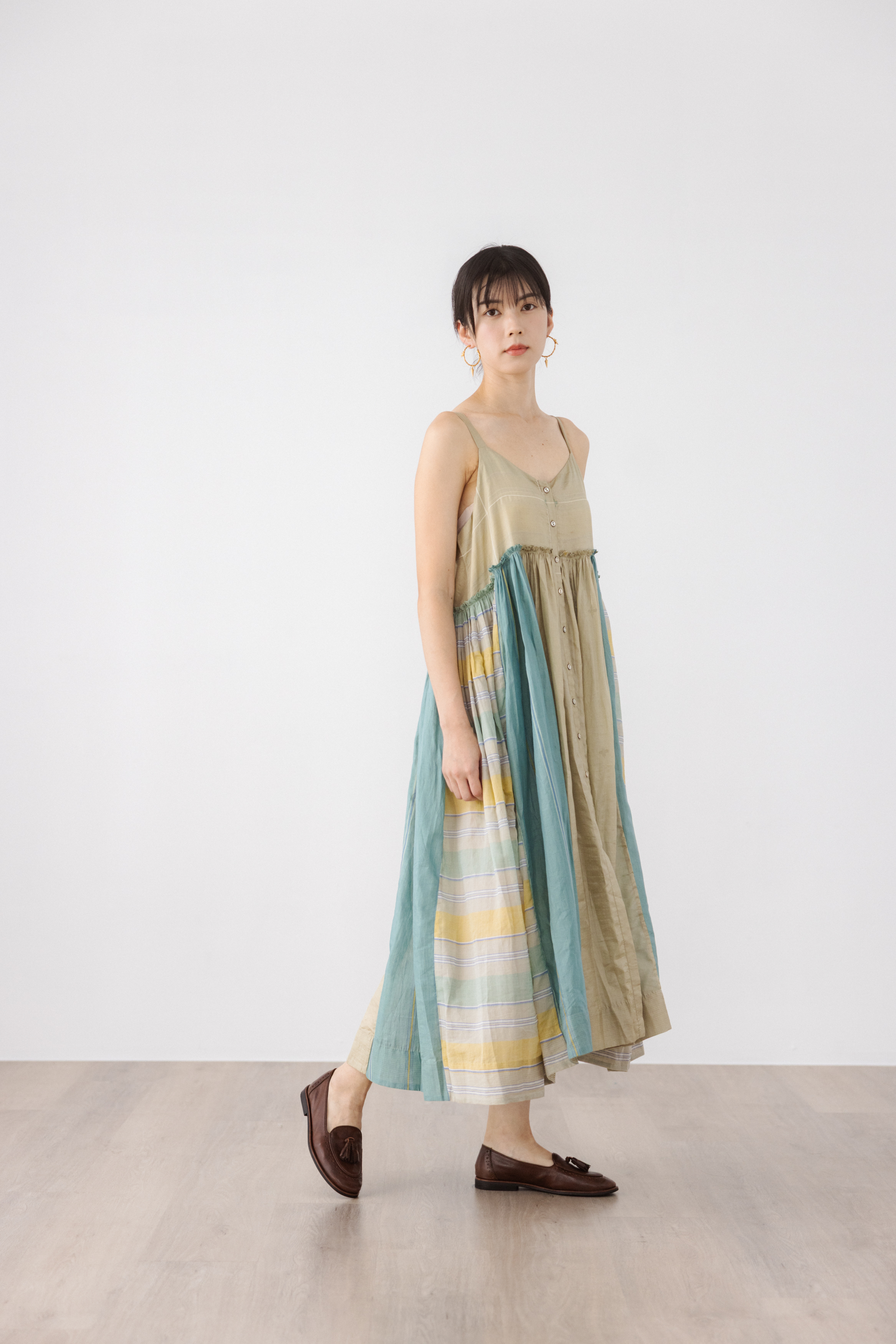 【karnam】細肩帶絲棉排扣拼接洋裝