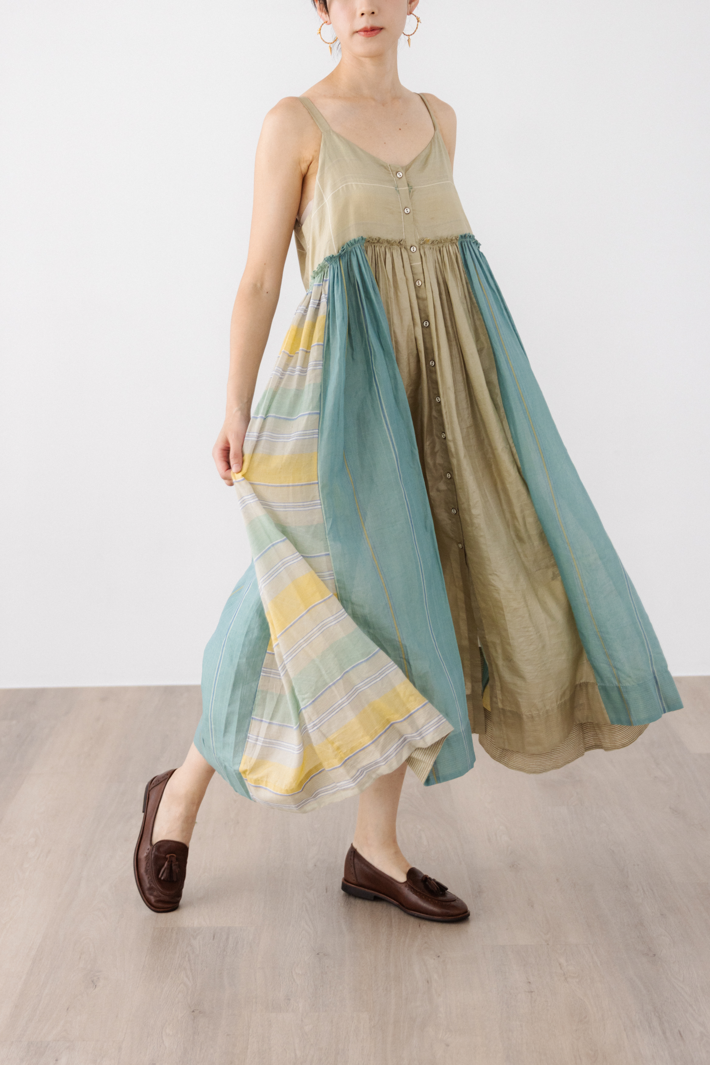 【karnam】細肩帶絲棉排扣拼接洋裝