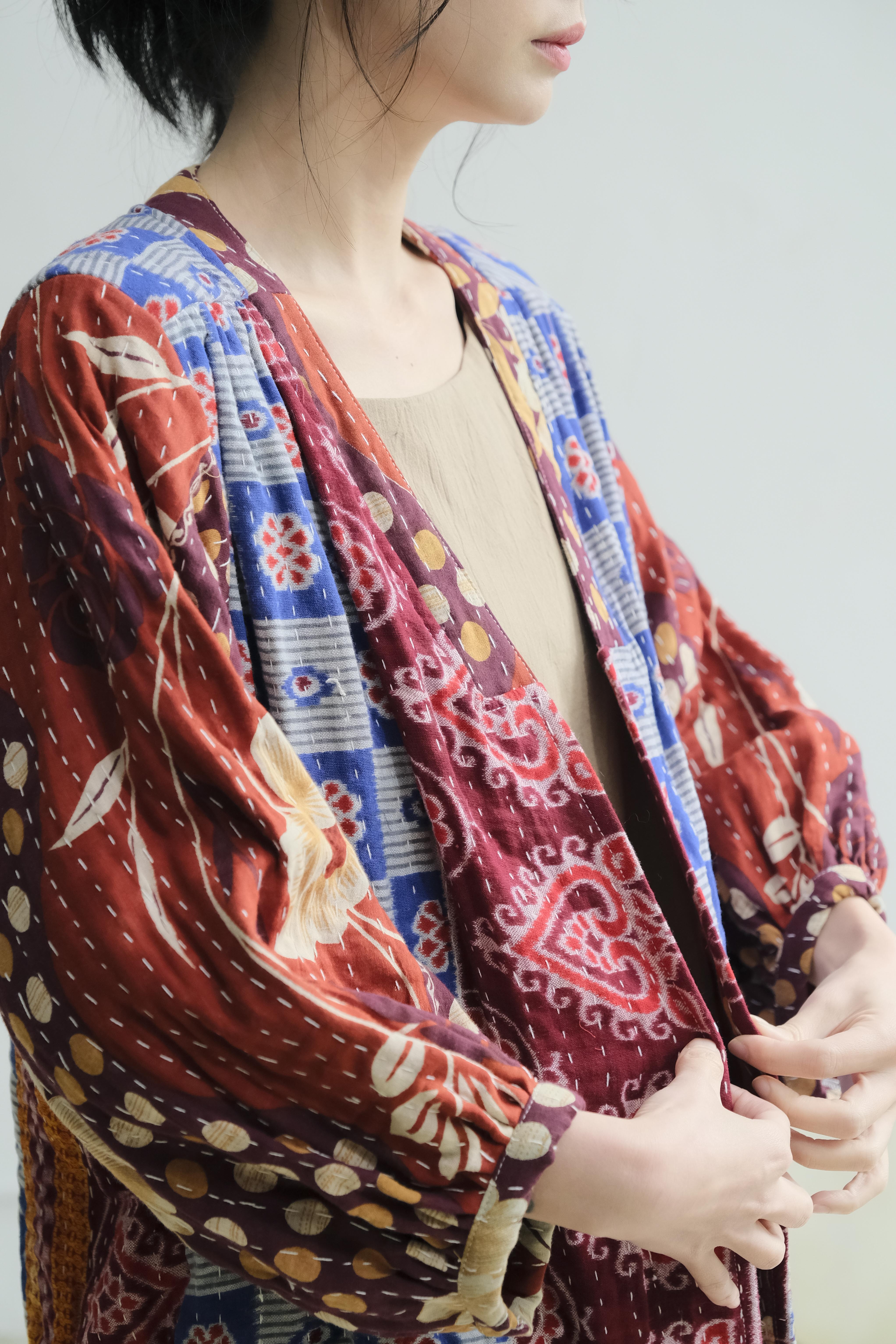 坎塔刺繡澎袖後抓褶長版外套 畫布拼貼