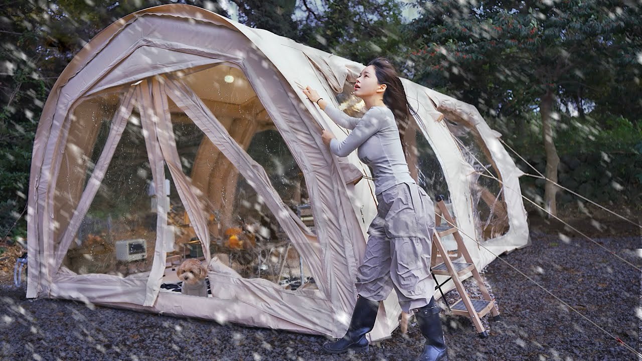 強風吹著 雨雪交加的天氣 用全新超大型 Familia PRO 充氣帳露營