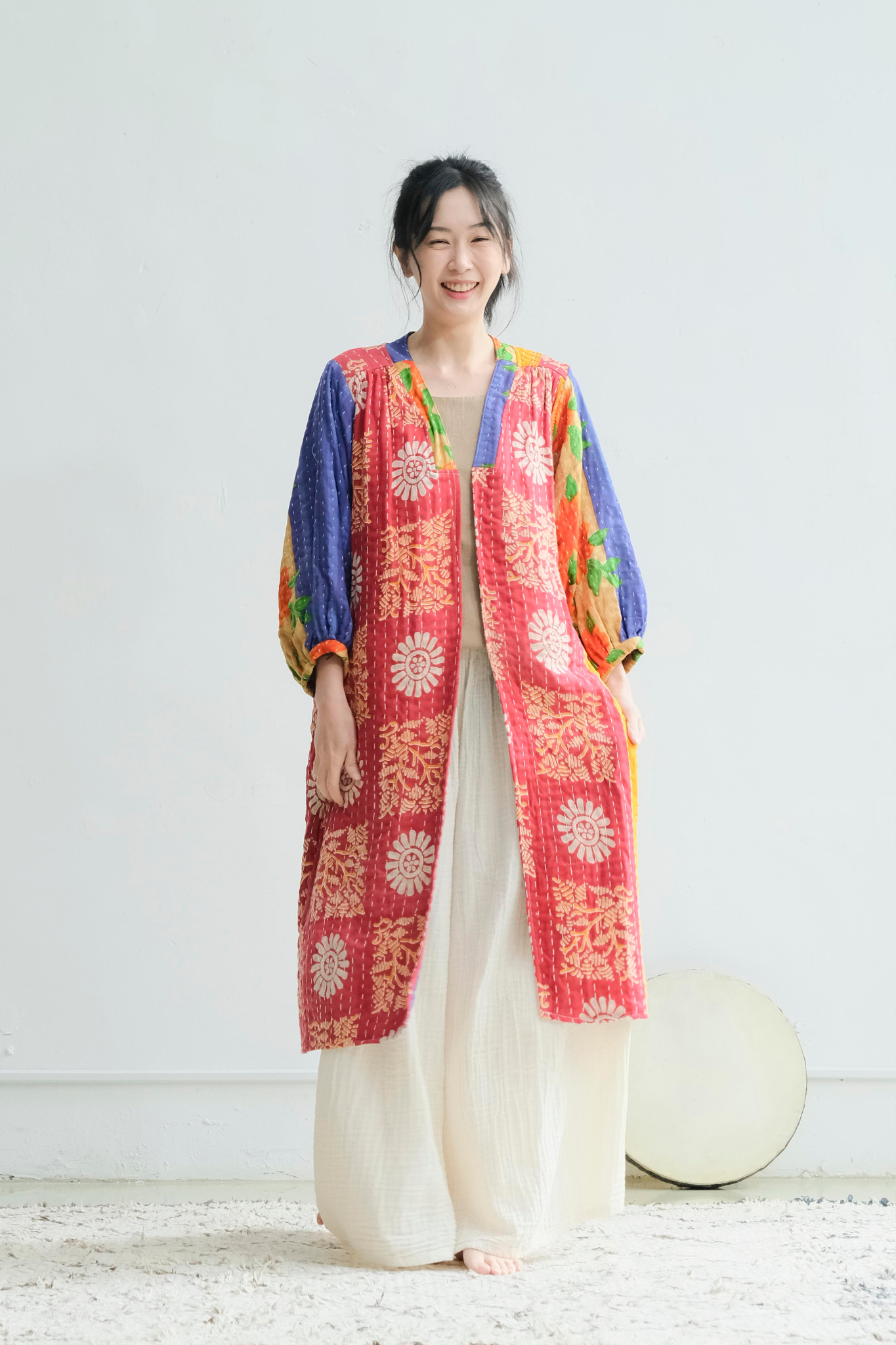 坎塔刺繡澎袖後抓褶長版外套 紅色香料