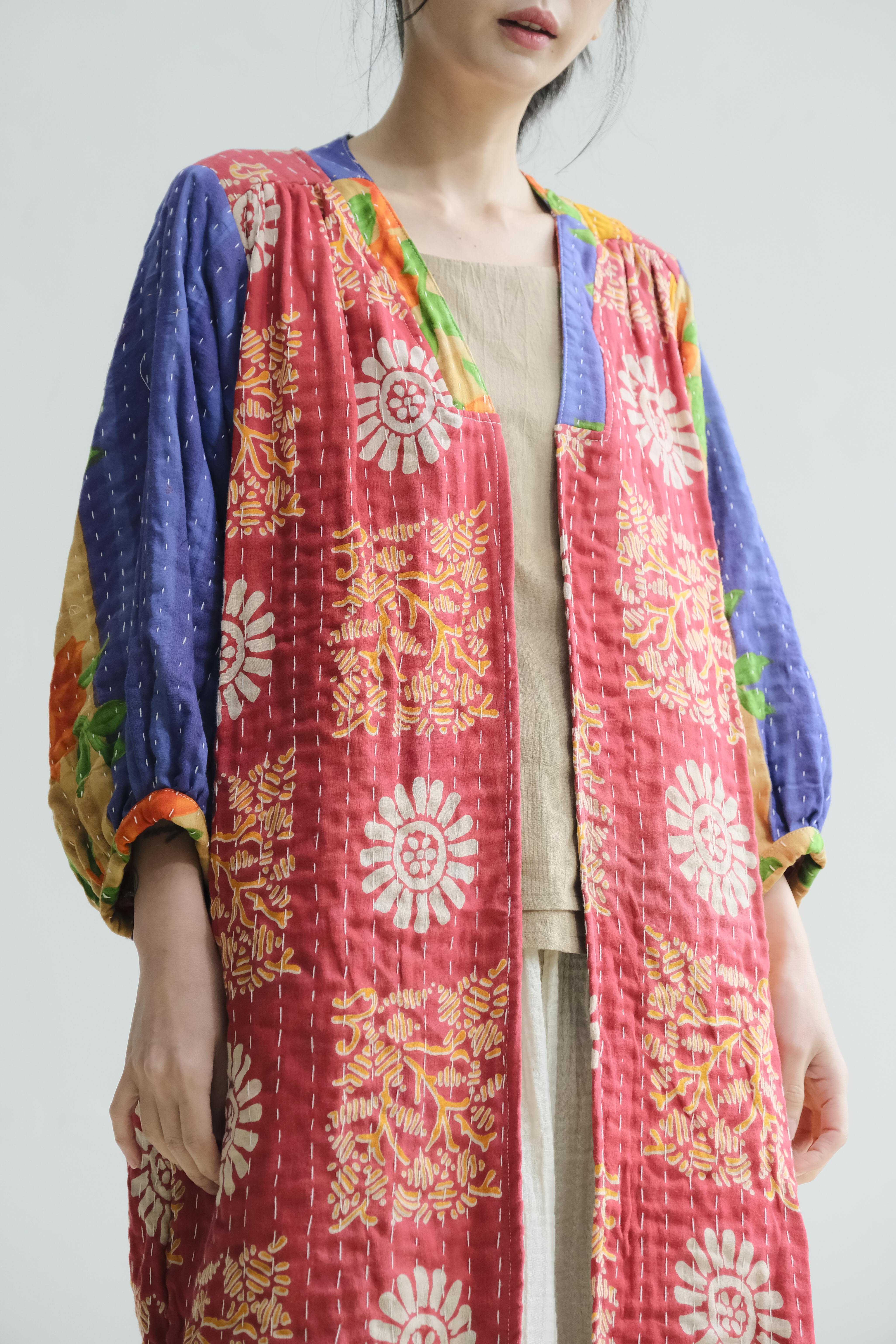 坎塔刺繡澎袖後抓褶長版外套 紅色香料