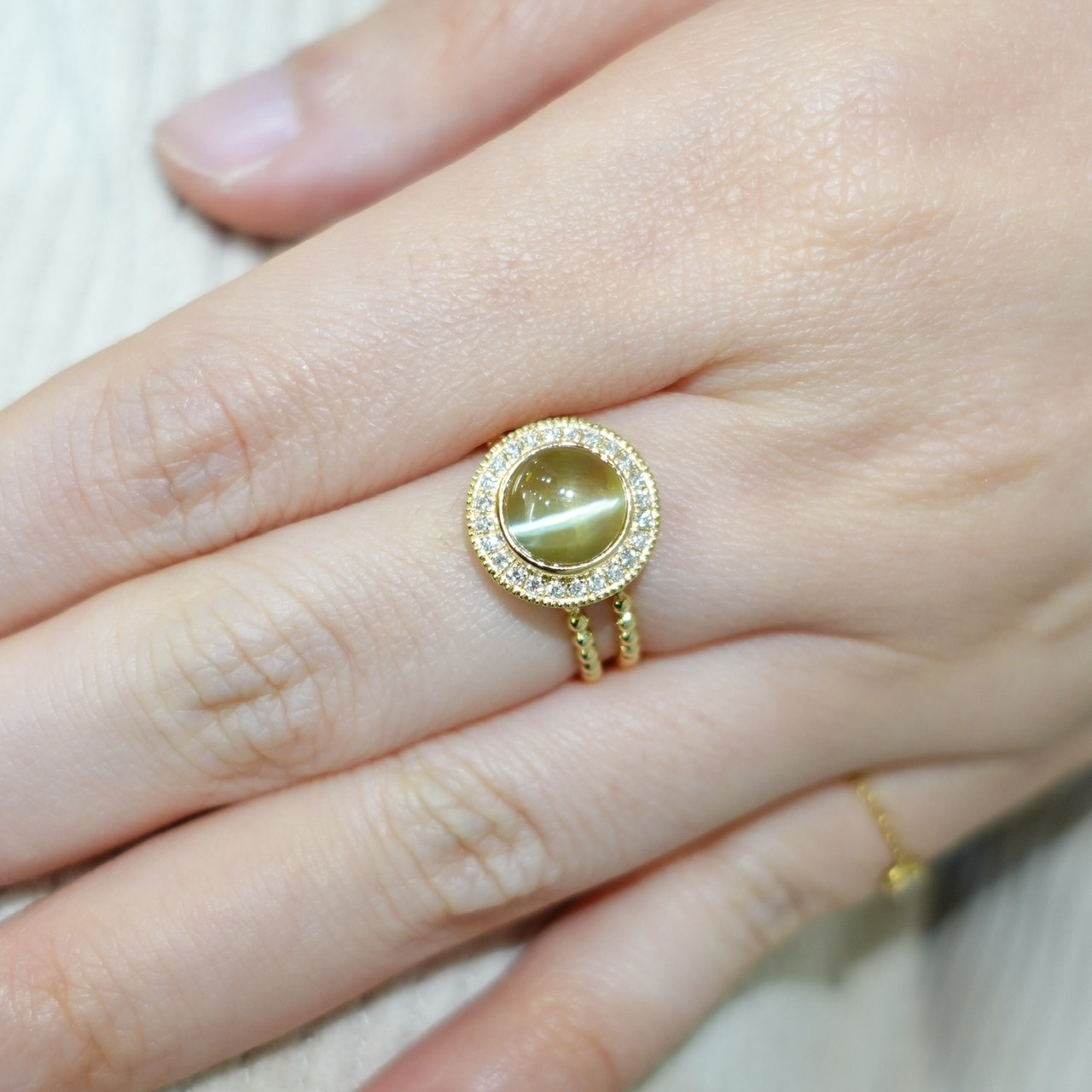 2.41ct金綠寶貓眼石鑽石18K金戒指 (帶寶石證書)