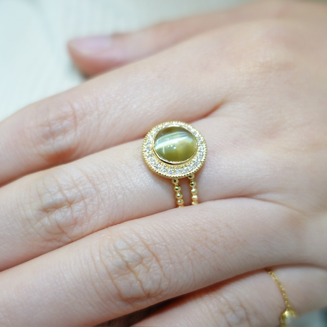 2.41ct金綠寶貓眼石鑽石18K金戒指 (帶寶石證書)