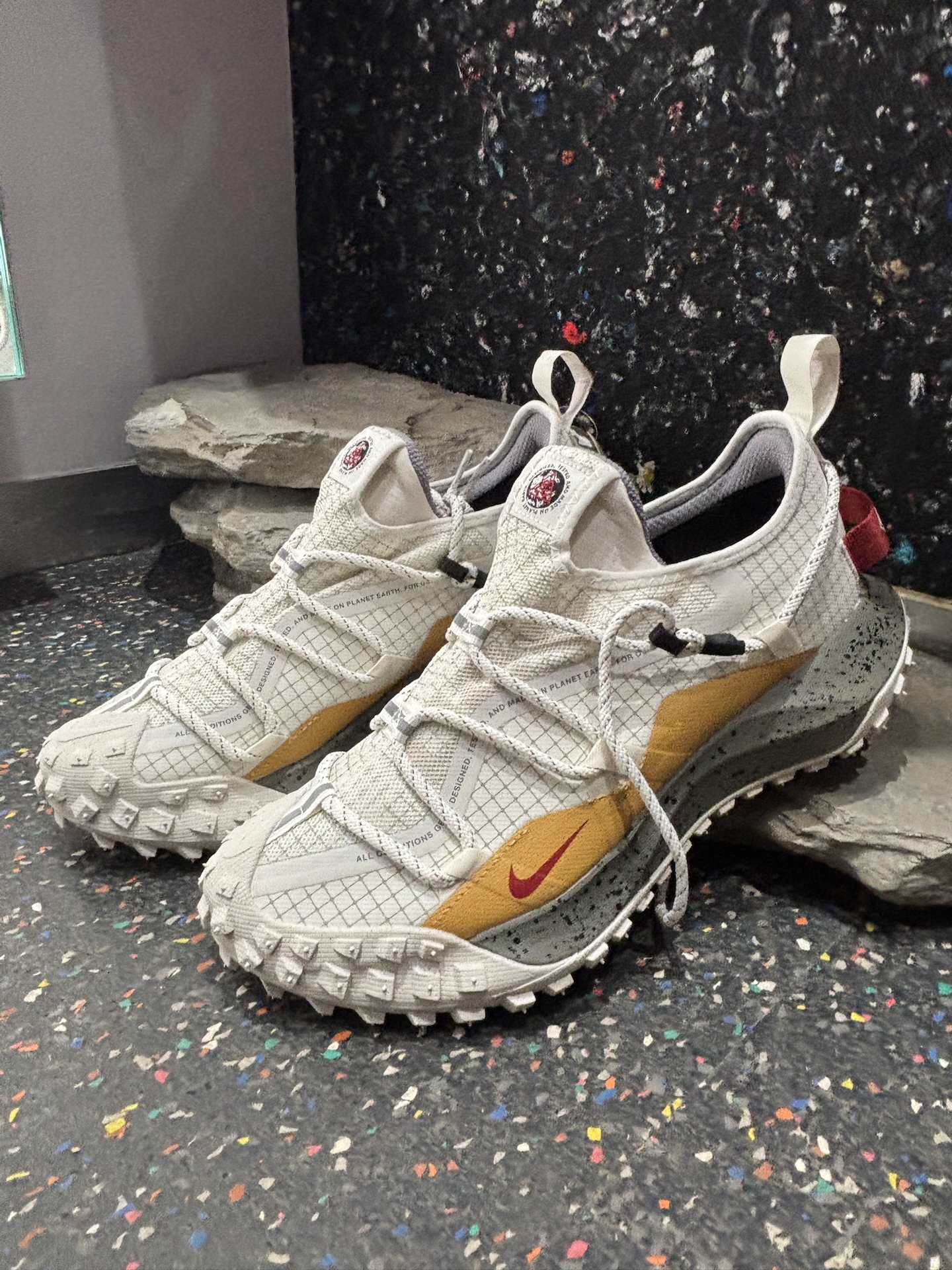 代購-Nike ACG Mountain Fly 馬年限定 CNY新年款 GORE-TEX 防水機能 戶外越野跑鞋  IQ9789-062