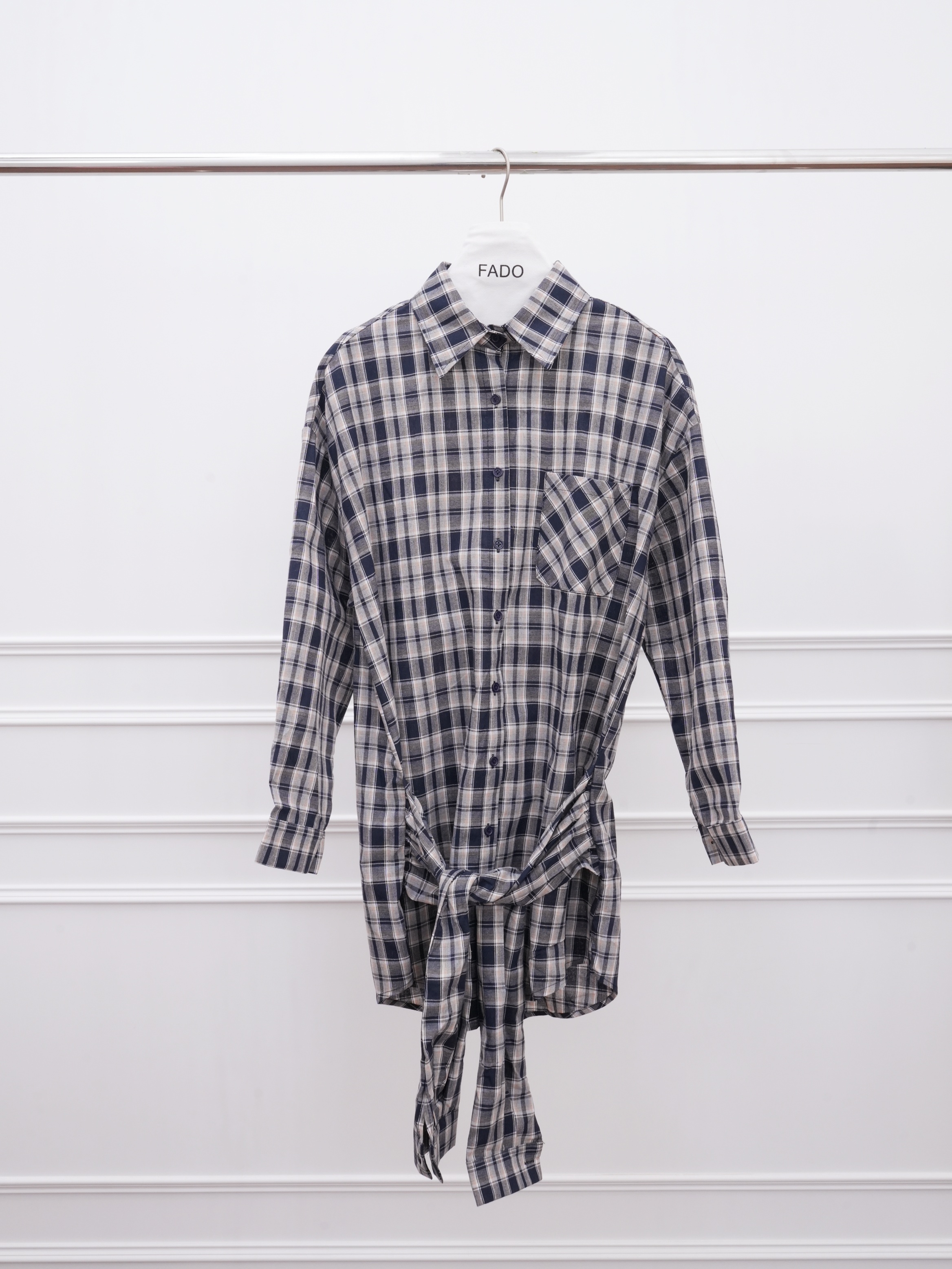 法朵Fado shop｜復古腰綁格紋長板襯衫 3724001 藍/咖啡