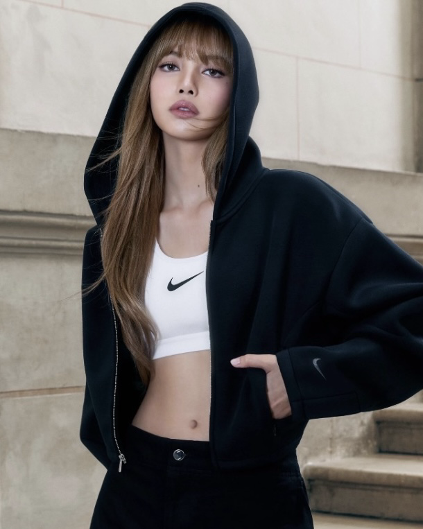 NIKE LiSA 著用款 連帽外套 運動內衣 錐形長褲 寬鬆 休閒 運動 短版 外套