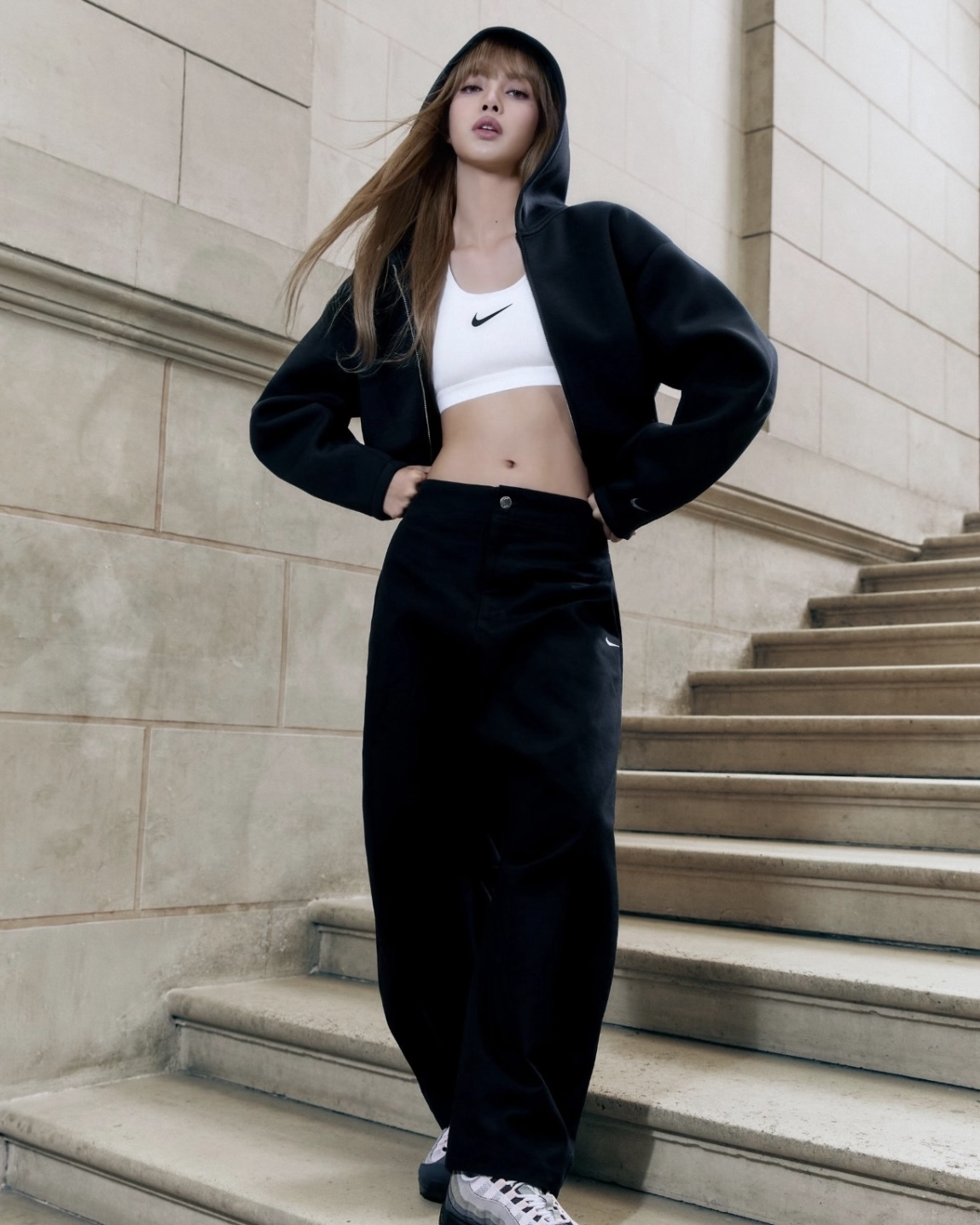 NIKE LiSA 著用款 連帽外套 運動內衣 錐形長褲 寬鬆 休閒 運動 短版 外套