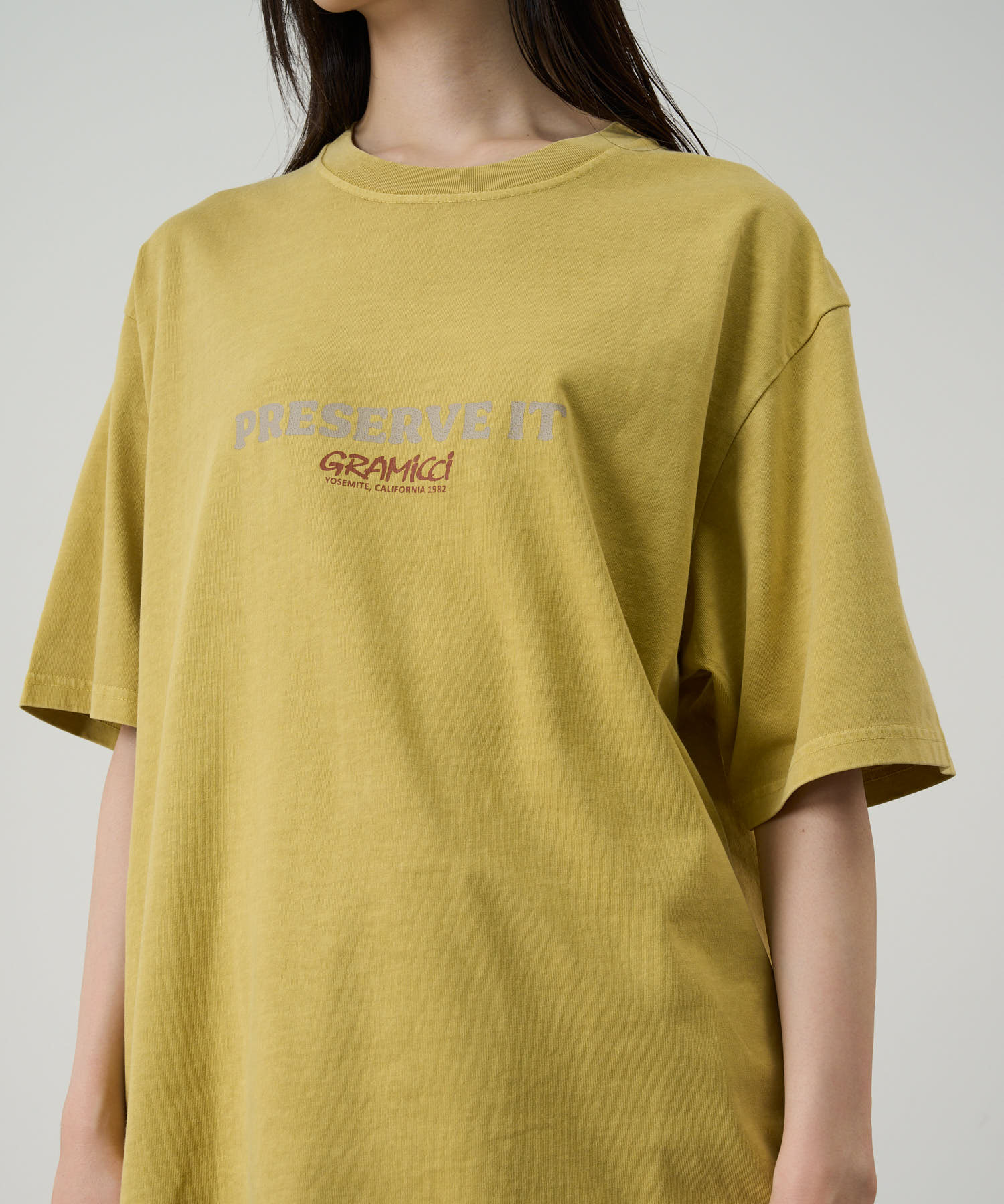 GRAMICCI｜FOOTPRINTS TEE PIGMENT DYED "SULPHUR PIGMENT"