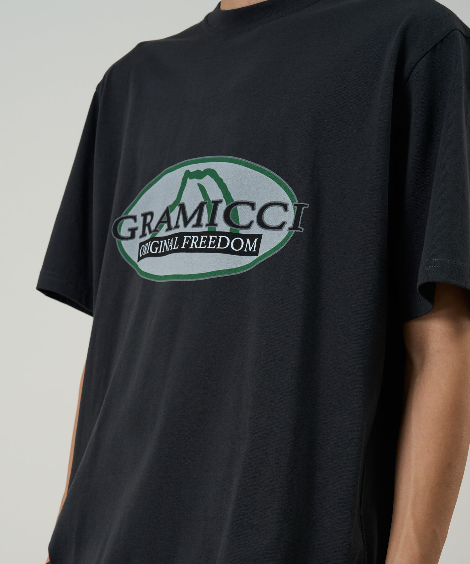 GRAMICCI｜HALF DOME TEE"VINTAGE BLACK"