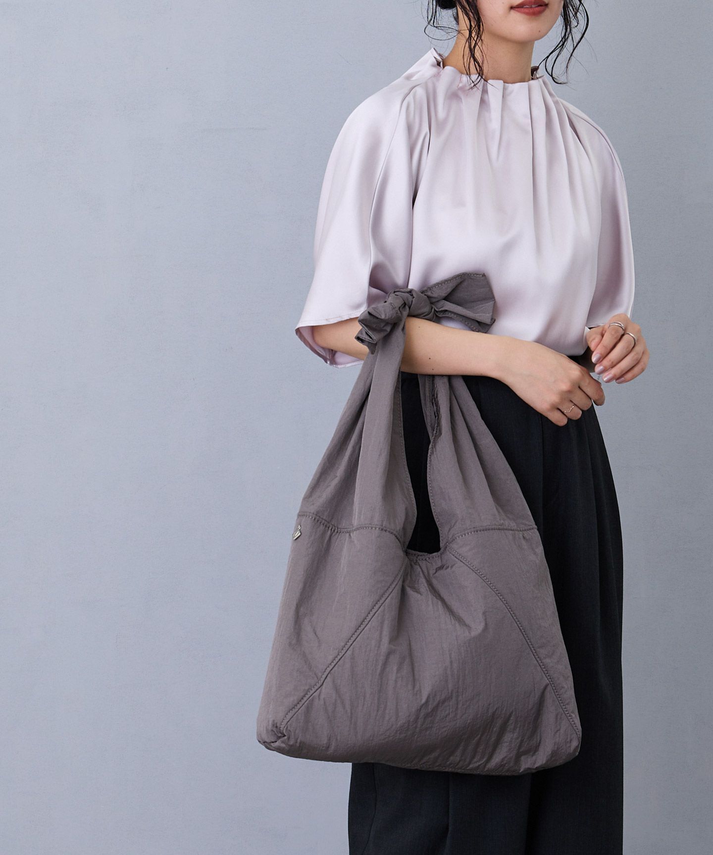 【直播】FIRANO LX012233 三角形手提包(MF803244)