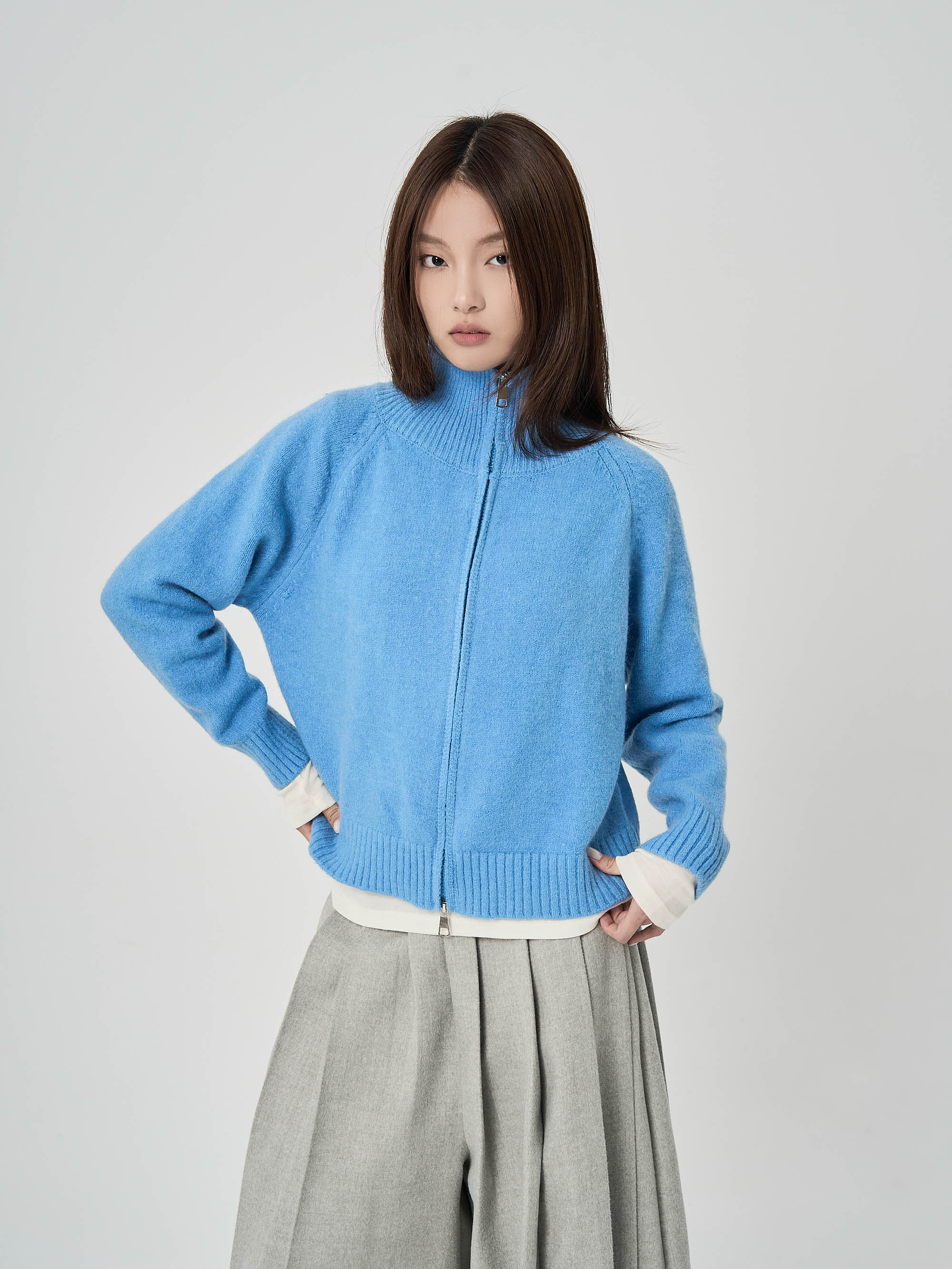 柔順雙拉鍊立領純色毛衣-藍