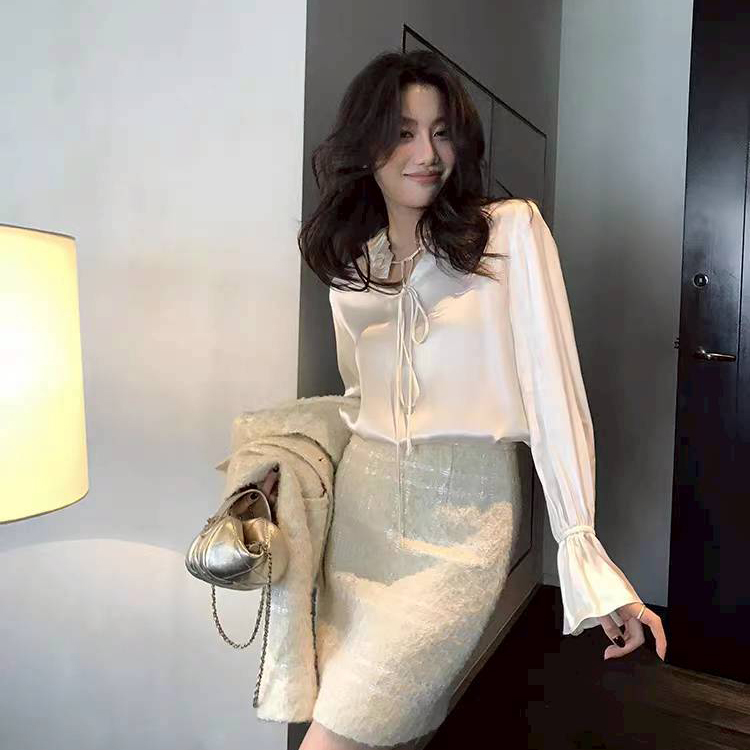 雲朵白光澤感荷葉滾邊綁帶造型上衣-S-XL (Elegant & Love)