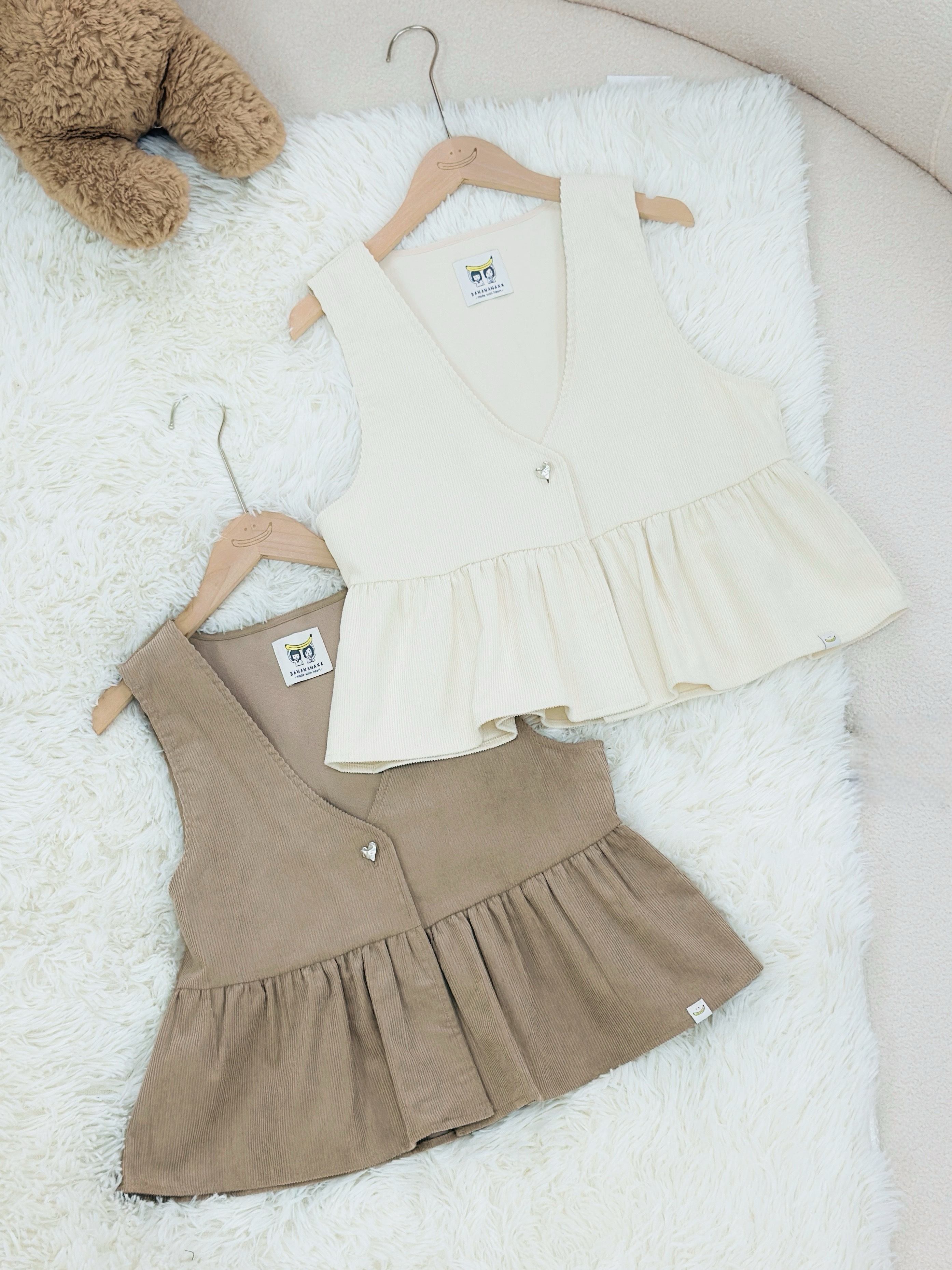 兩色 / 燈芯絨心形鈕扣馬甲 / Corduroy Heart-Button Peplum Vest