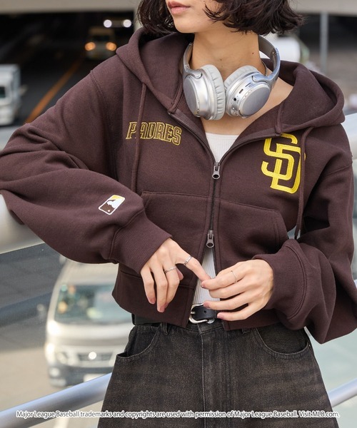 日本🇯🇵連線 MONO-MART x MLB 刺繡雙拉鍊短版連帽外套 隊徽 刺繡 長袖 短版 外套 連帽外套 4款(任買兩件711免運)/預購