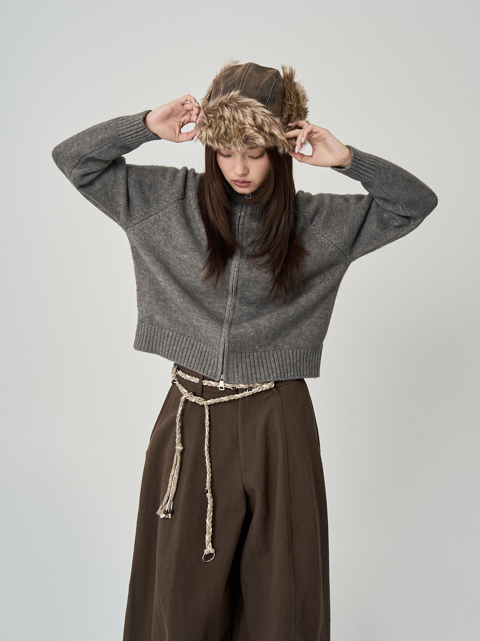 柔順雙拉鍊立領純色毛衣-灰