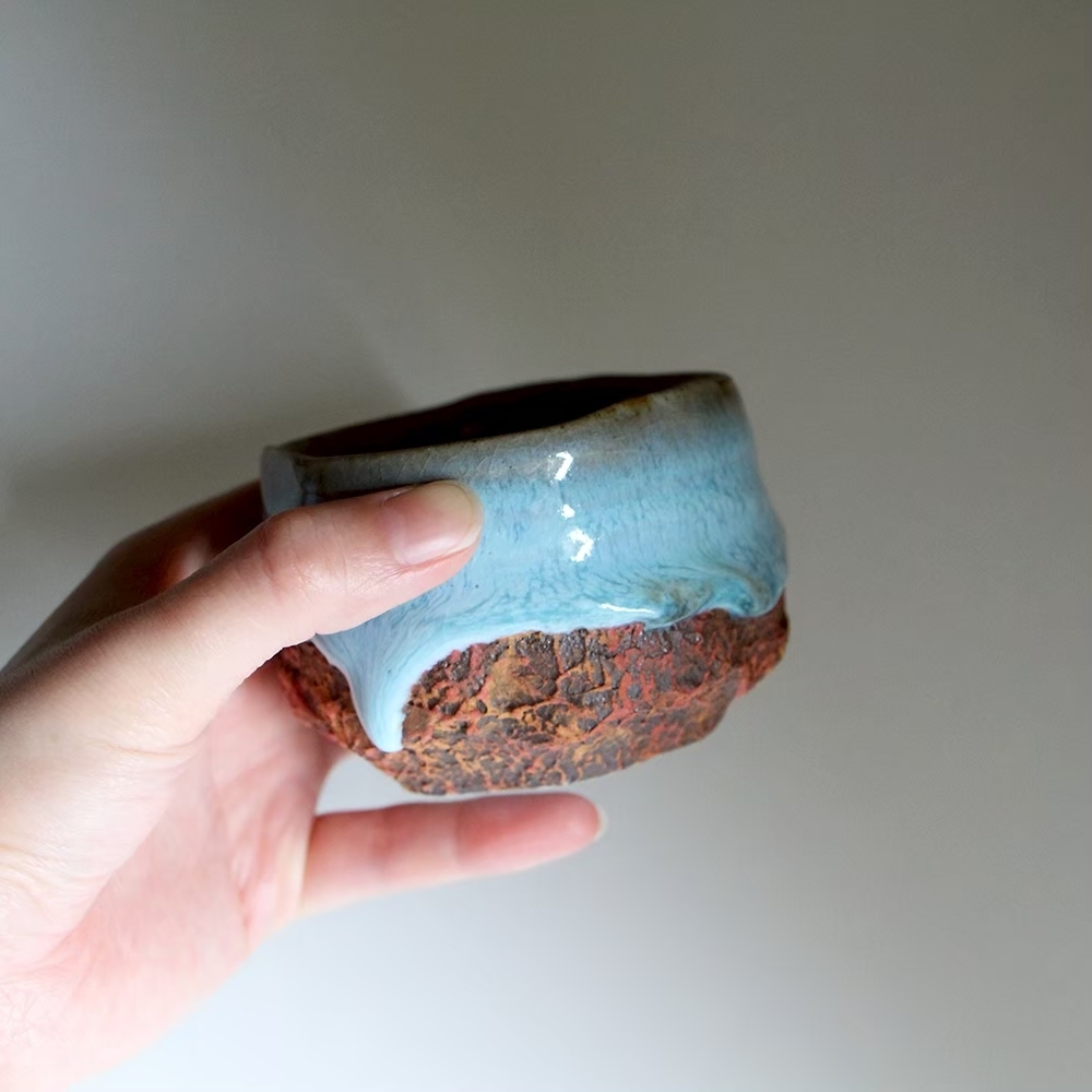 藍釉流岩盞主人杯