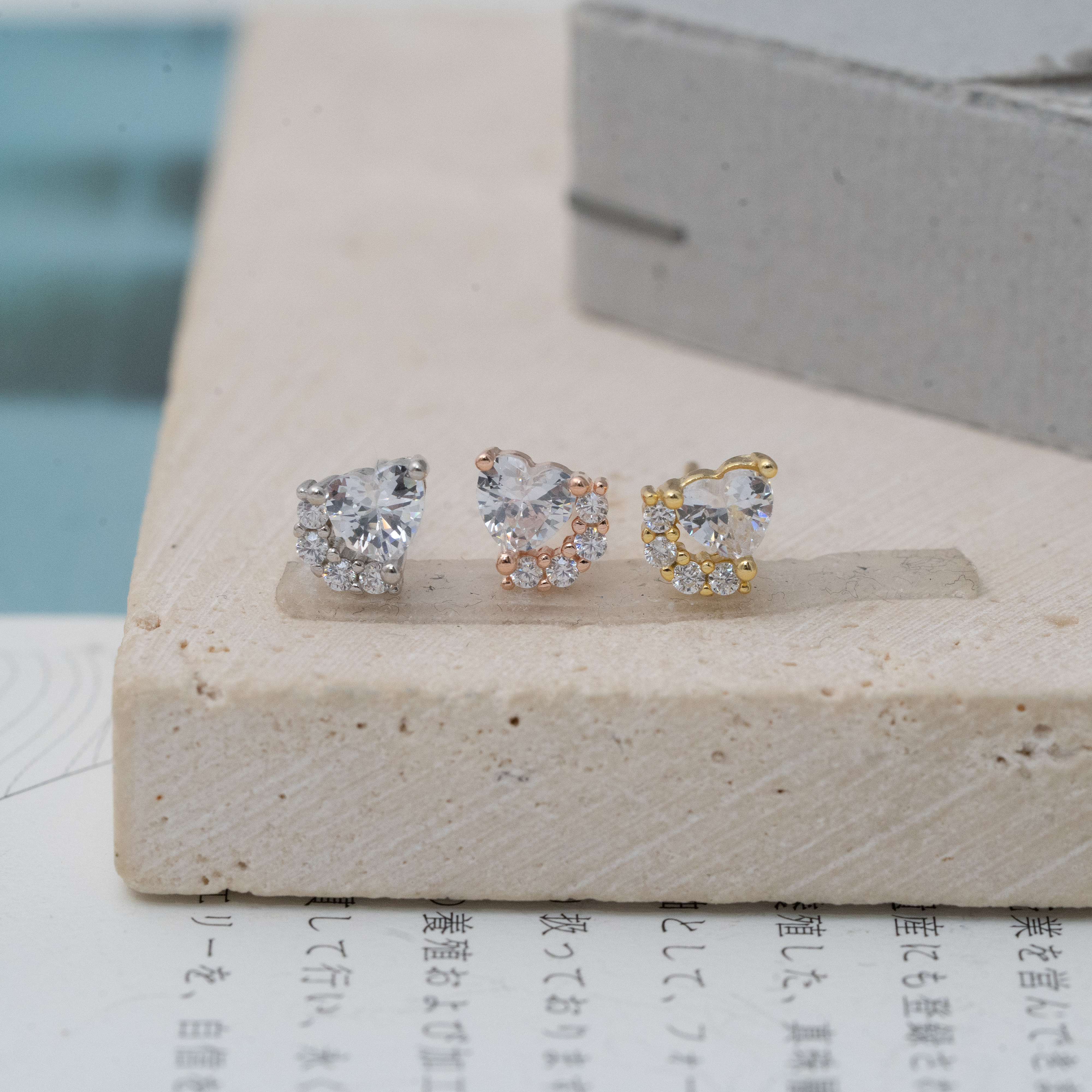 Sve24 心形鋯石耳環