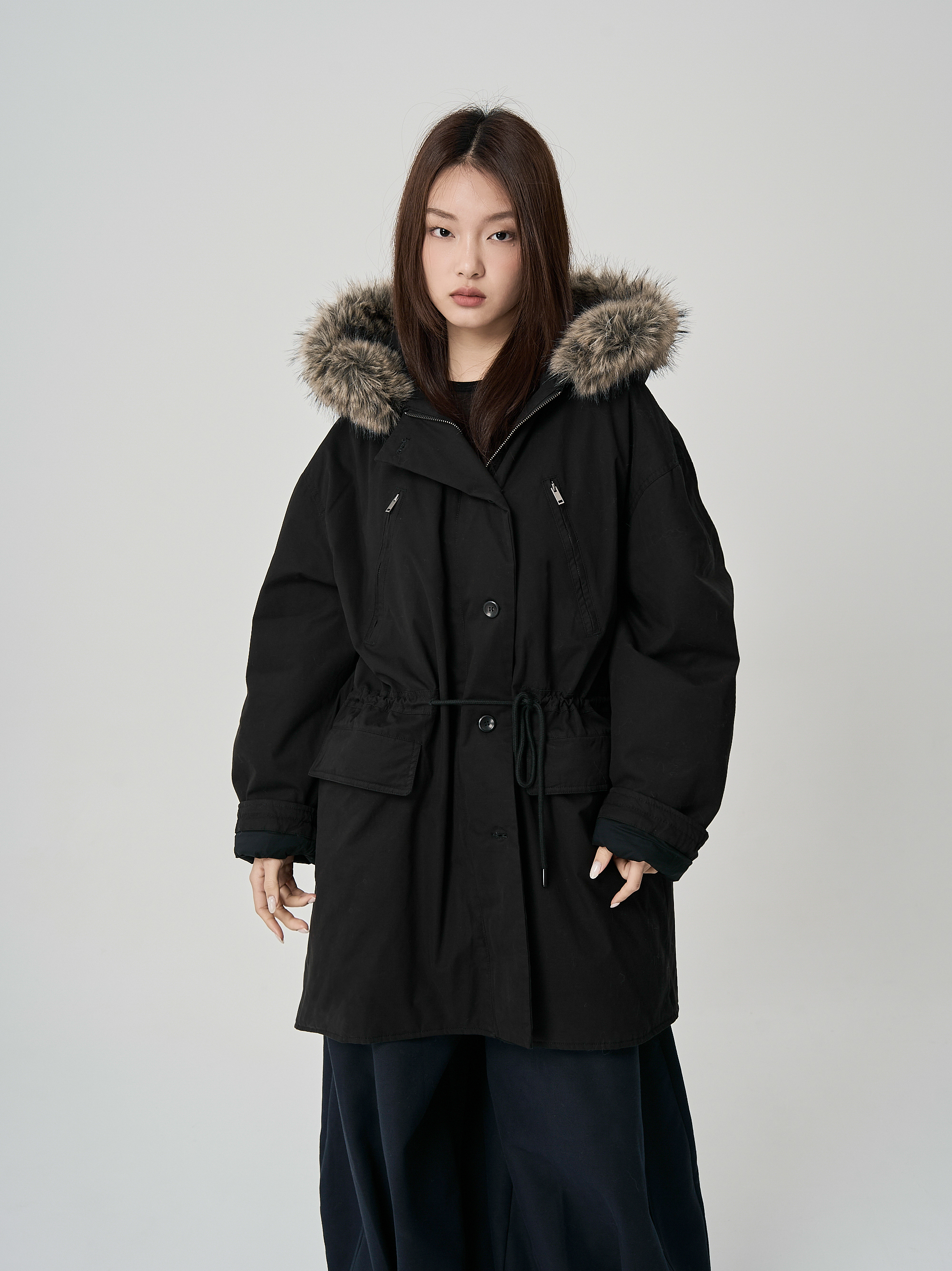 抽繩長版風衣鋪棉外套-黑