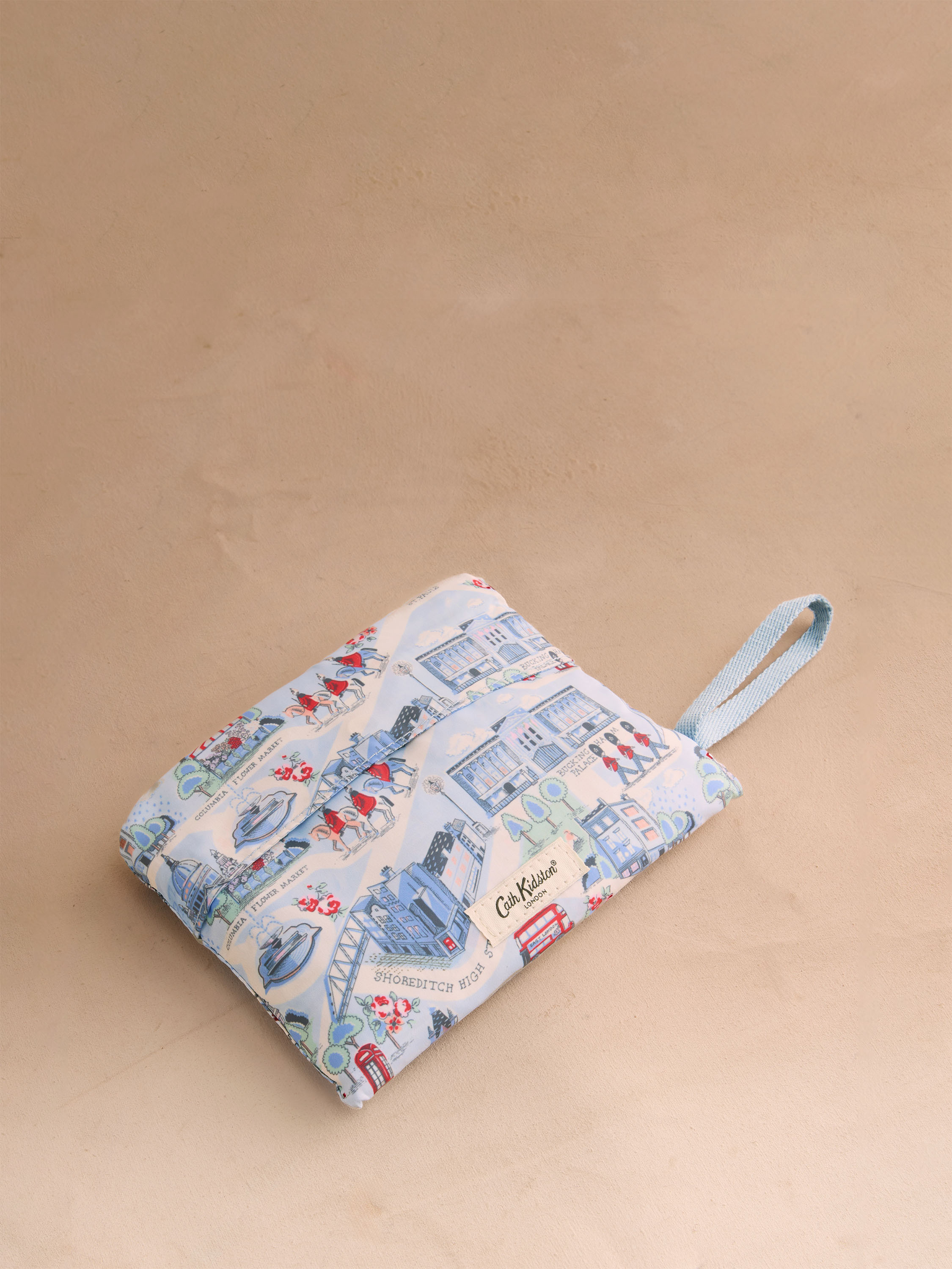 London Town 輕便型折疊半月斜背包