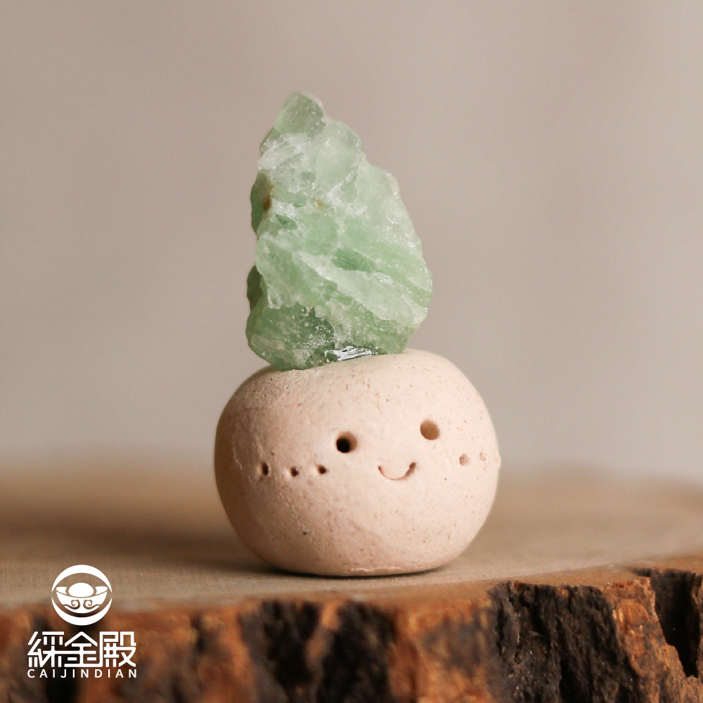 綠螢石平衡情緒礦石迷你擺件｜淨化氣場｜增強智慧｜茶桌擺件｜過爐加持【綵金殿】