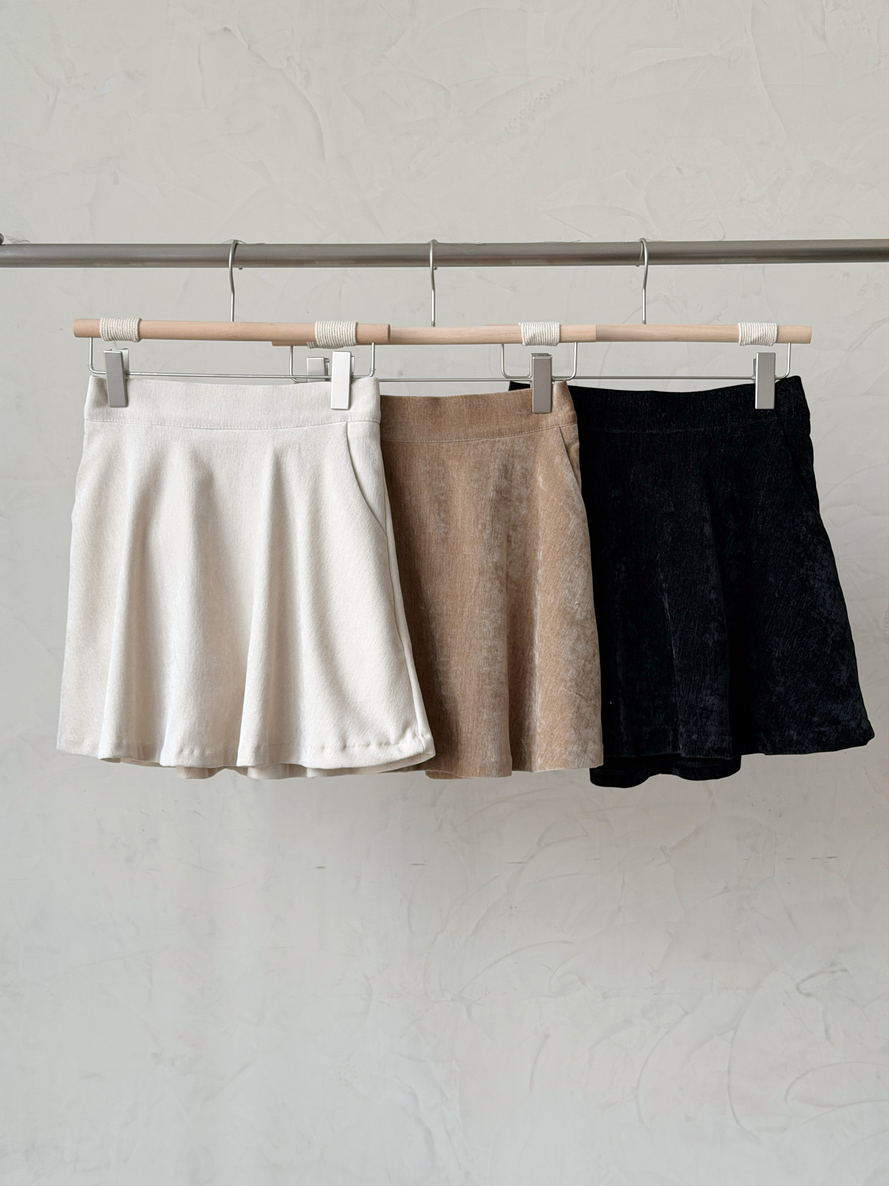 KR457 冬季絨面百搭散散短裙-3色