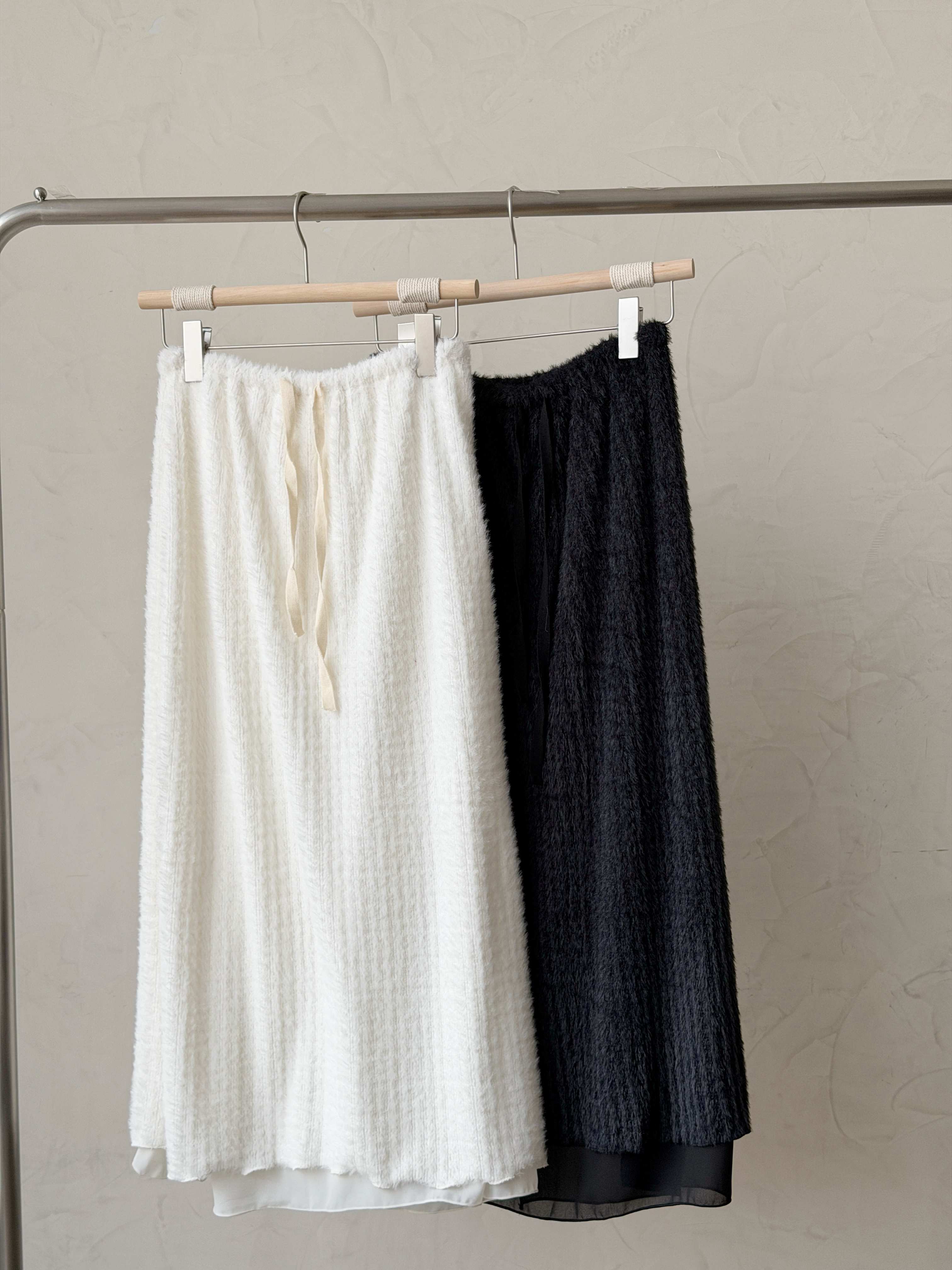 KR459 雪花感Lace邊半折長裙-2色