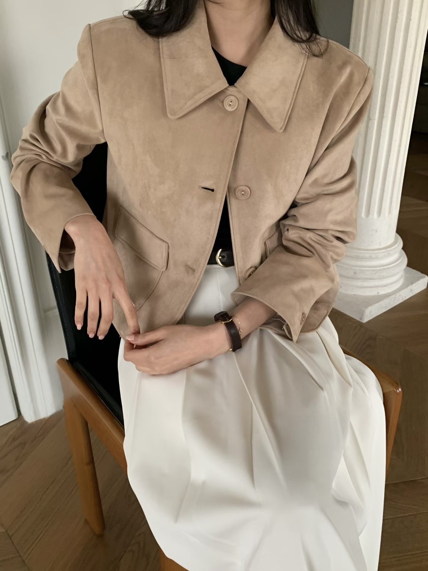 #228N621 質感一絕; 甜酷短版麂皮雙口袋翻領外套