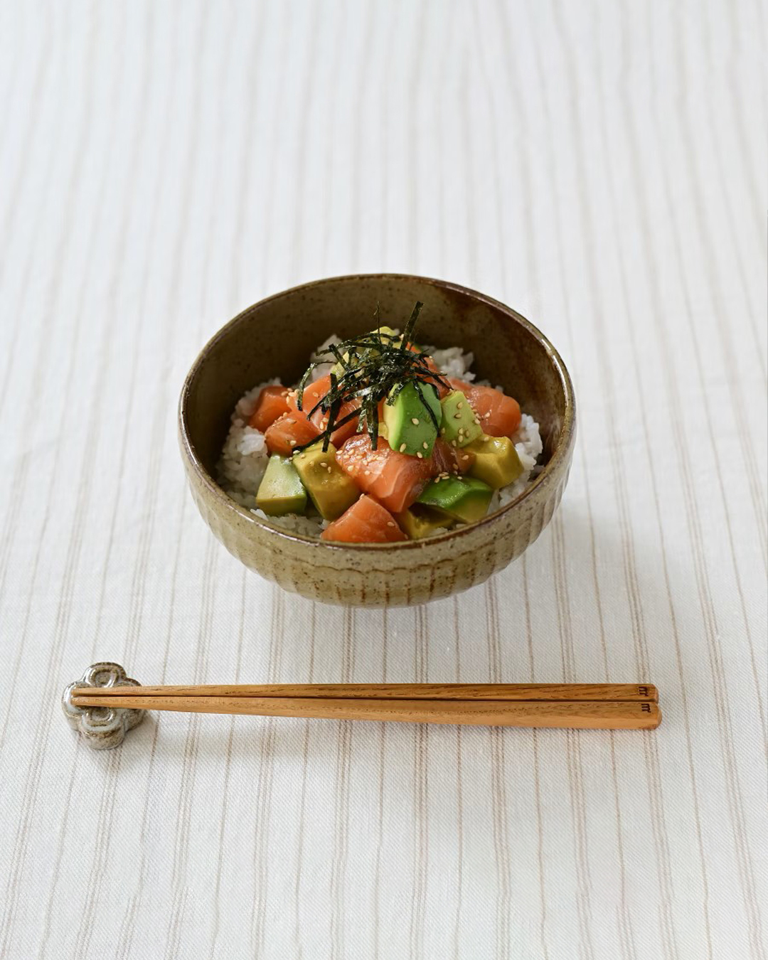 Solum 刻紋圓碗 M 灰汁｜studio m'