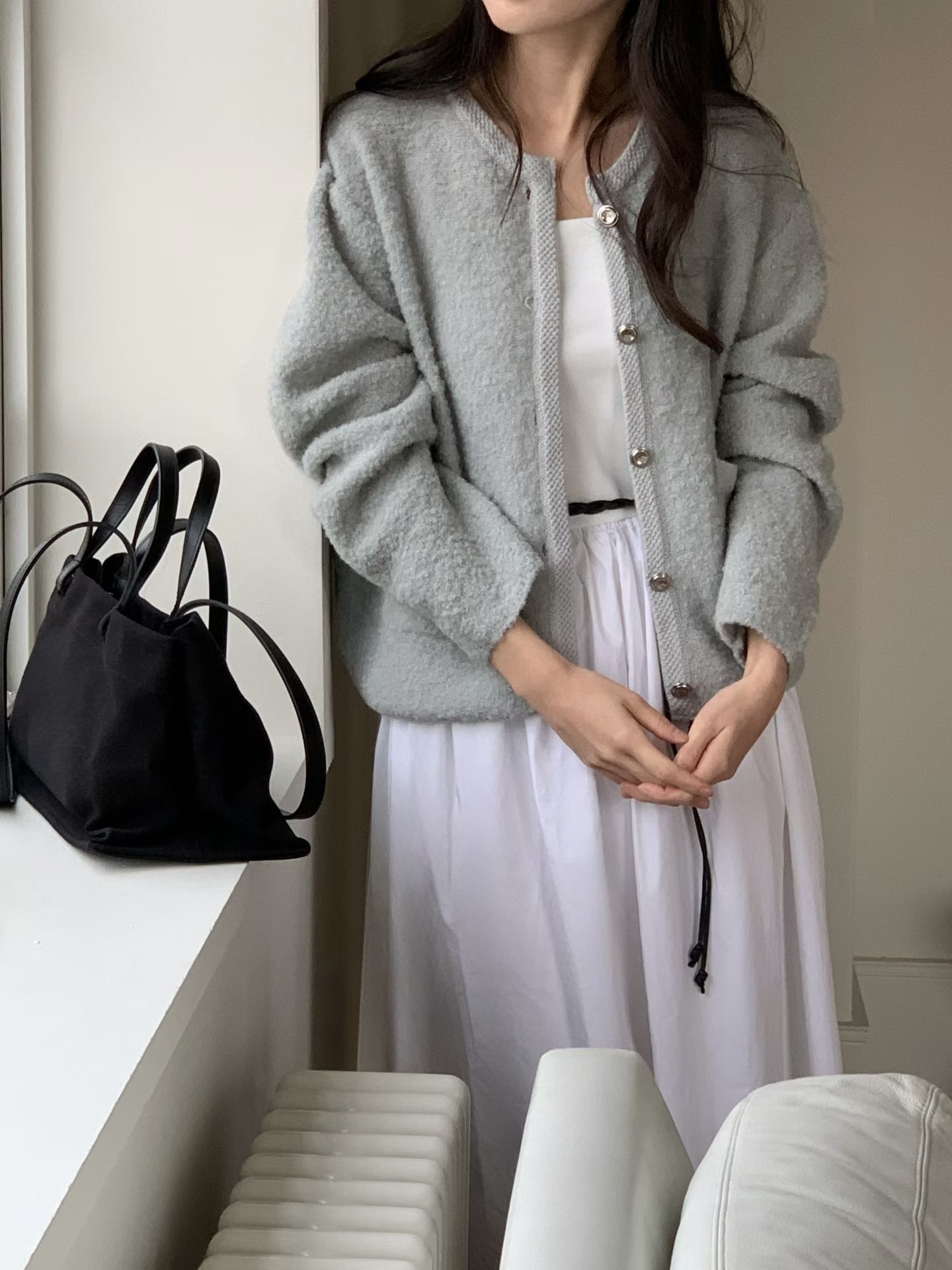 #228N612 氣質節拍 ; 卷卷毛金屬扣兩穿上衣