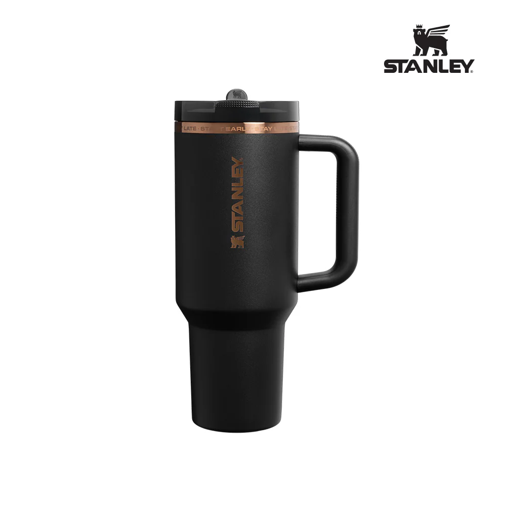 少 量 現 貨丨STANLEY Messi x Stanley 1913 Quencher Pro Tour Flip Straw GOAT Black 保溫隨行杯 1.18L