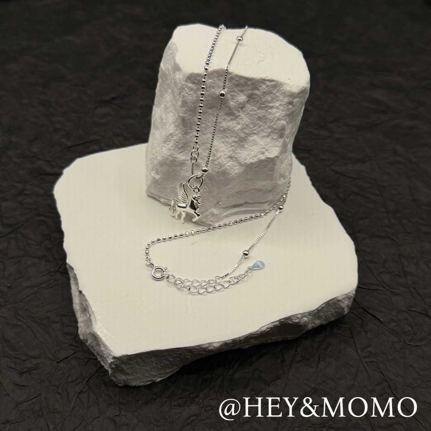 HM5423 ⚪️925 銀 半半拼接鍊馬年戰馬項鍊