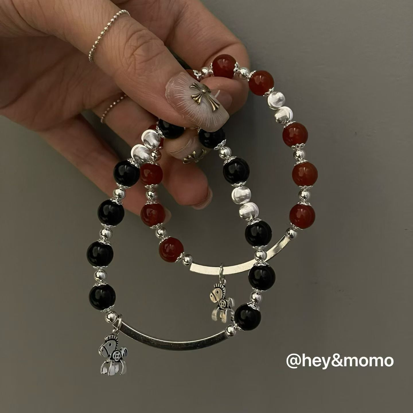 HM5438 ⚪️925 銀 黑瑪瑙銀球➕招財小木馬 彈力繩手鍊