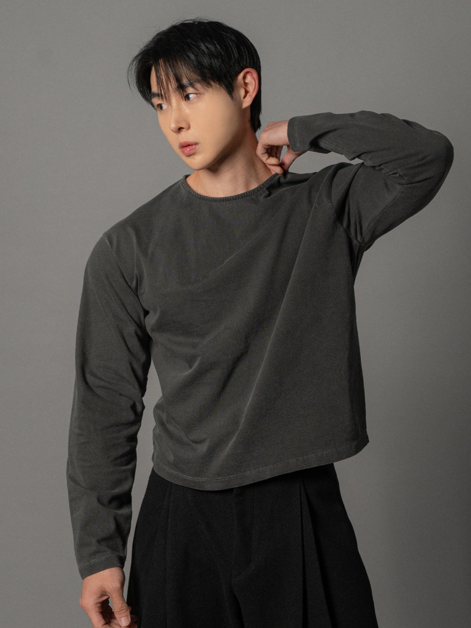 短款顏料染色長袖T恤