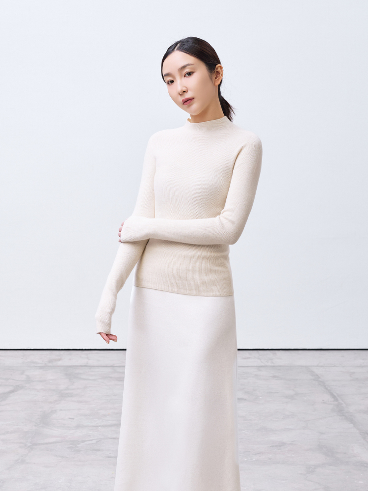 OH!HER 無縫質感微領針織上衣（3.7%綿羊毛）